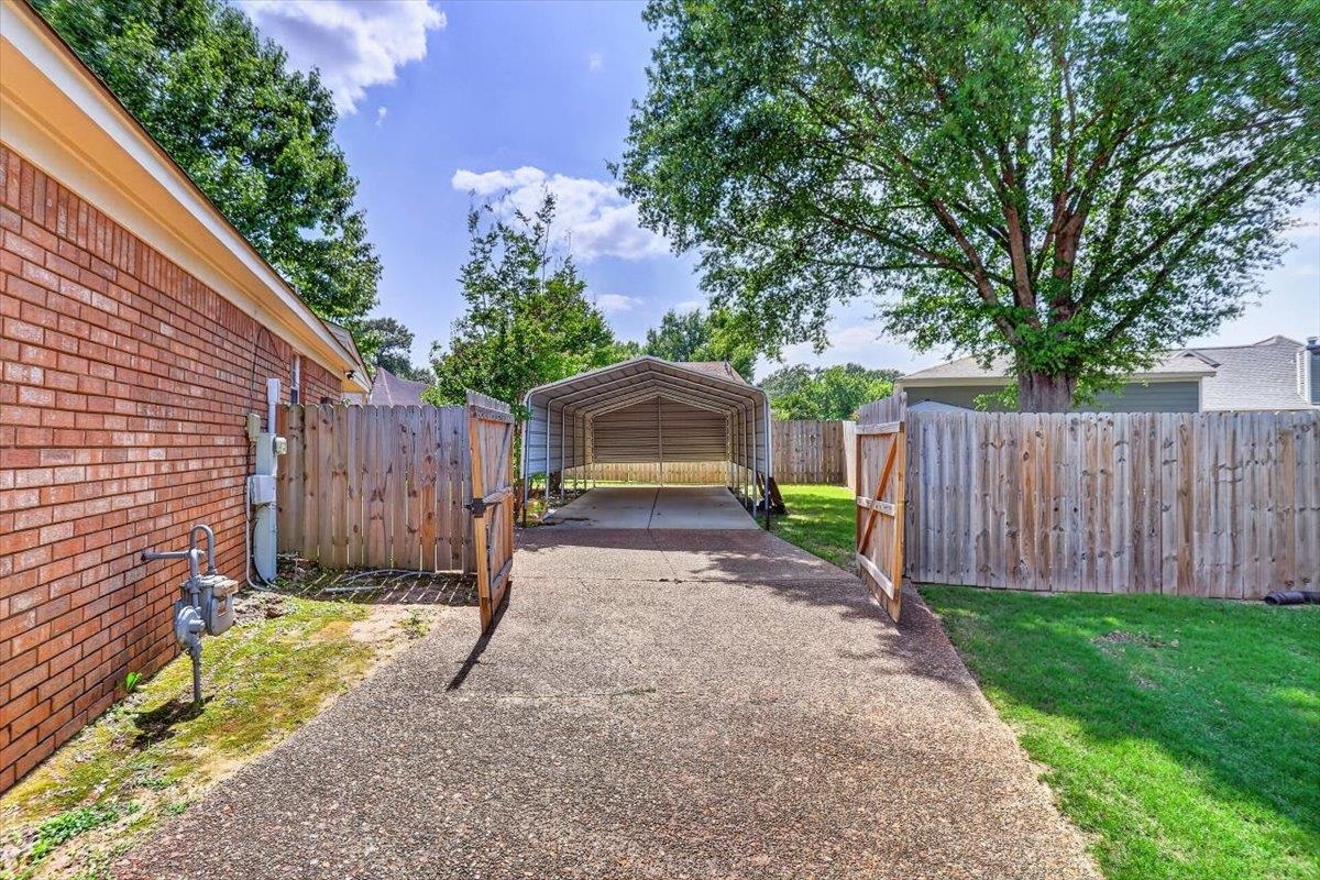 3929 Carrie Brook Cv Property Photo 25