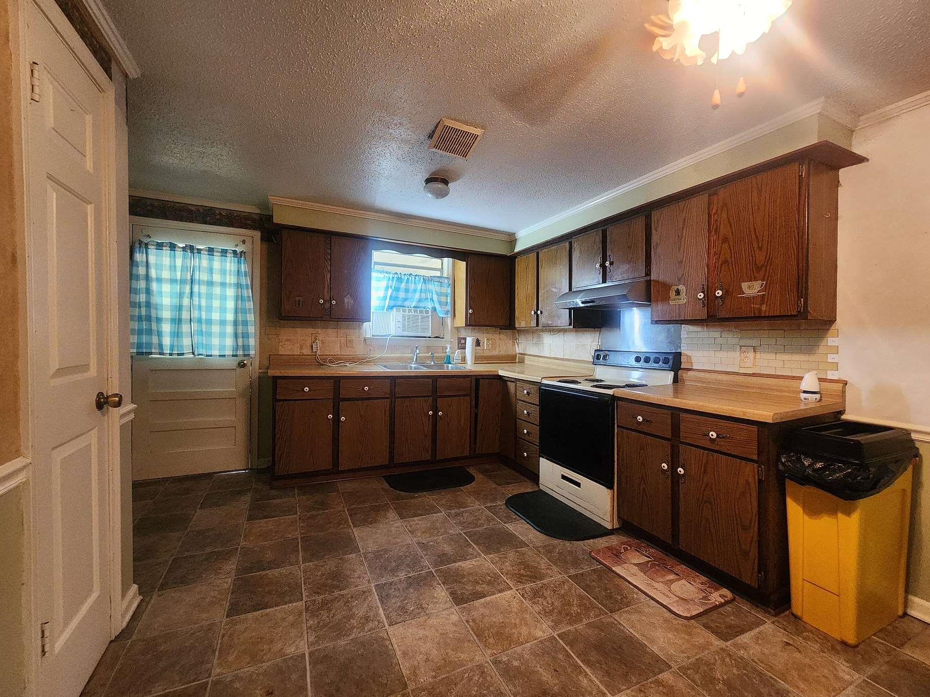 205 Van Buren Ln Property Photo 16