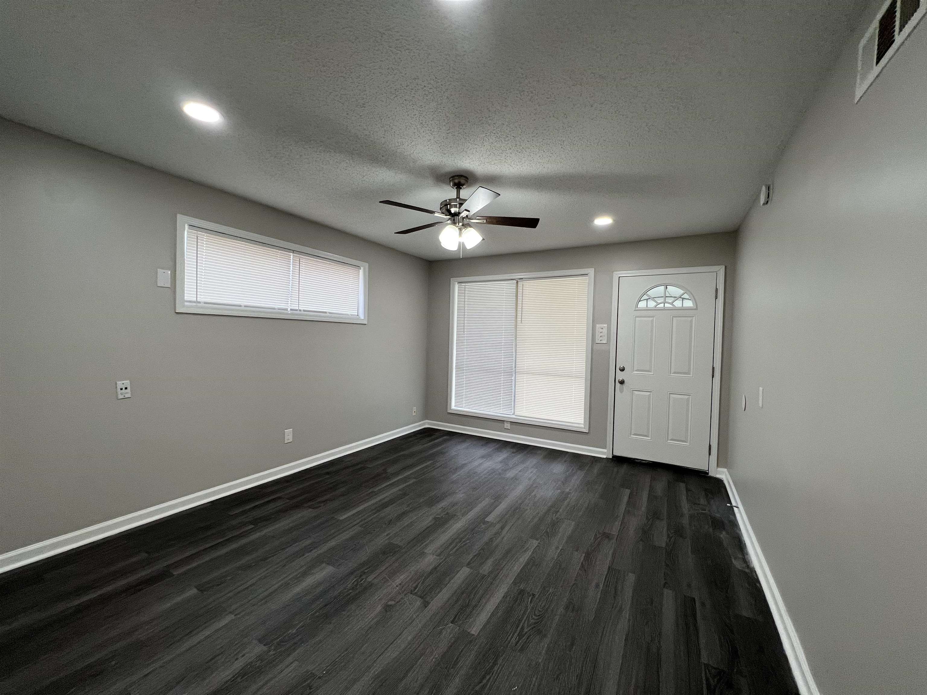 223 Charter Ave Property Photo 8