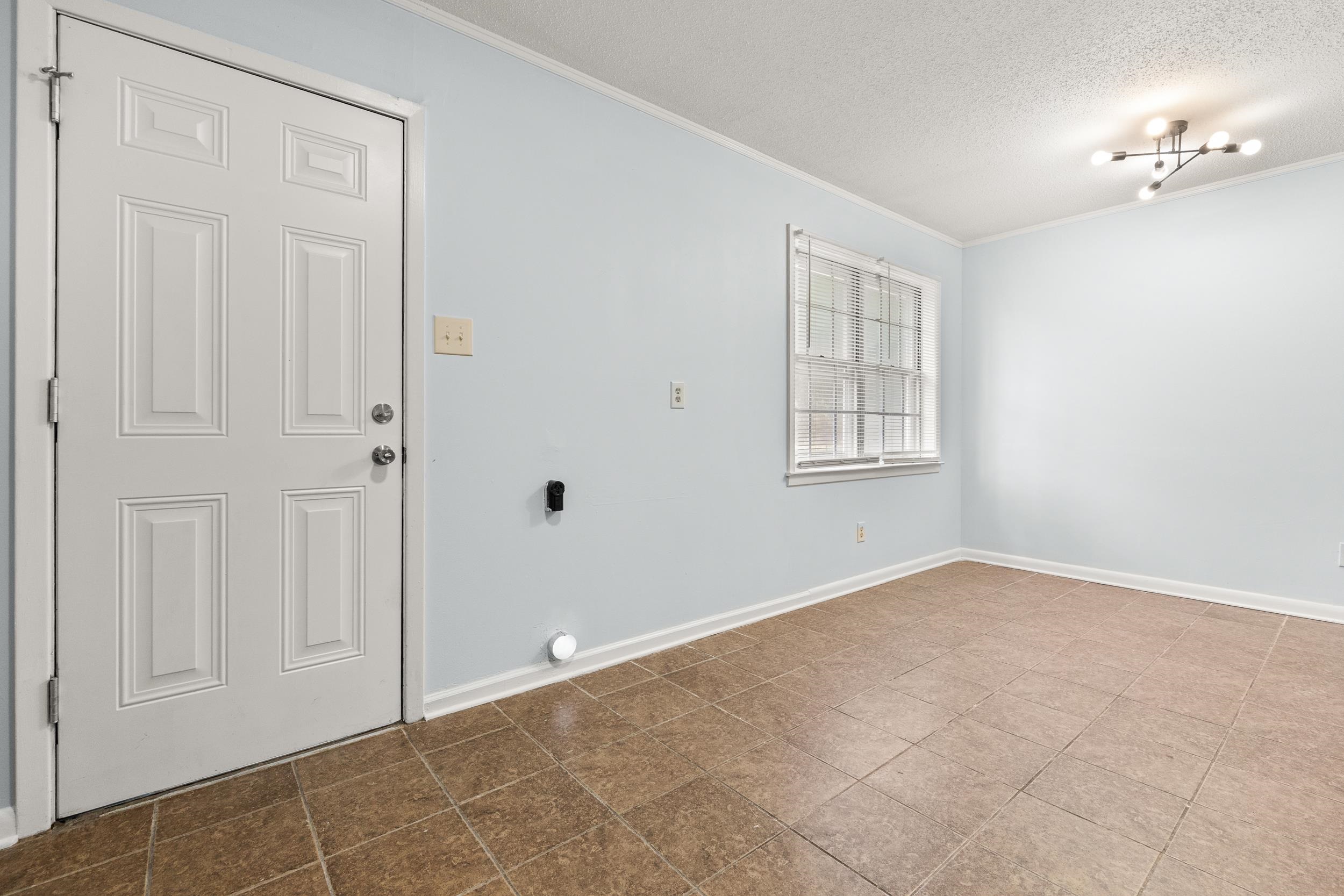 2885 Clearbrook St Property Photo 8