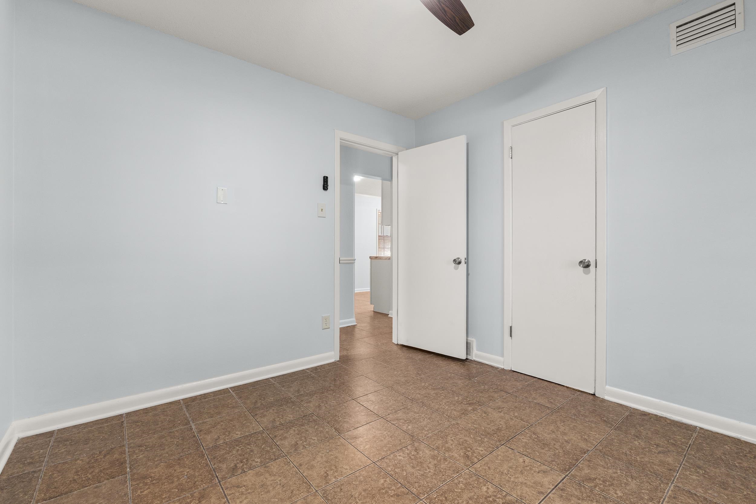 2885 Clearbrook St Property Photo 11