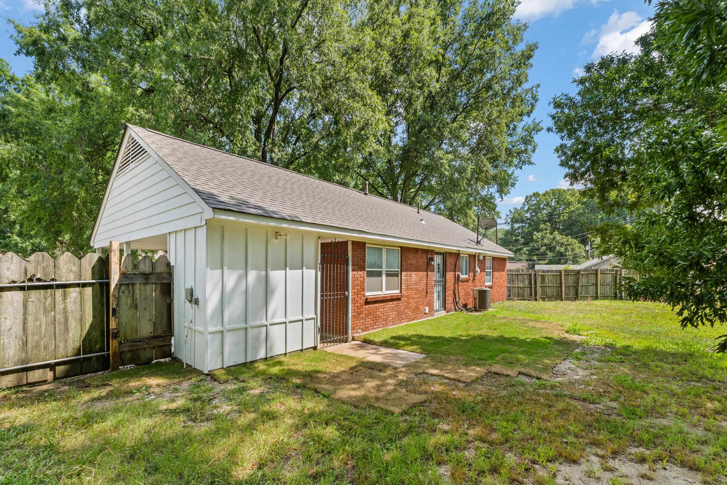 2885 Clearbrook St Property Photo 19