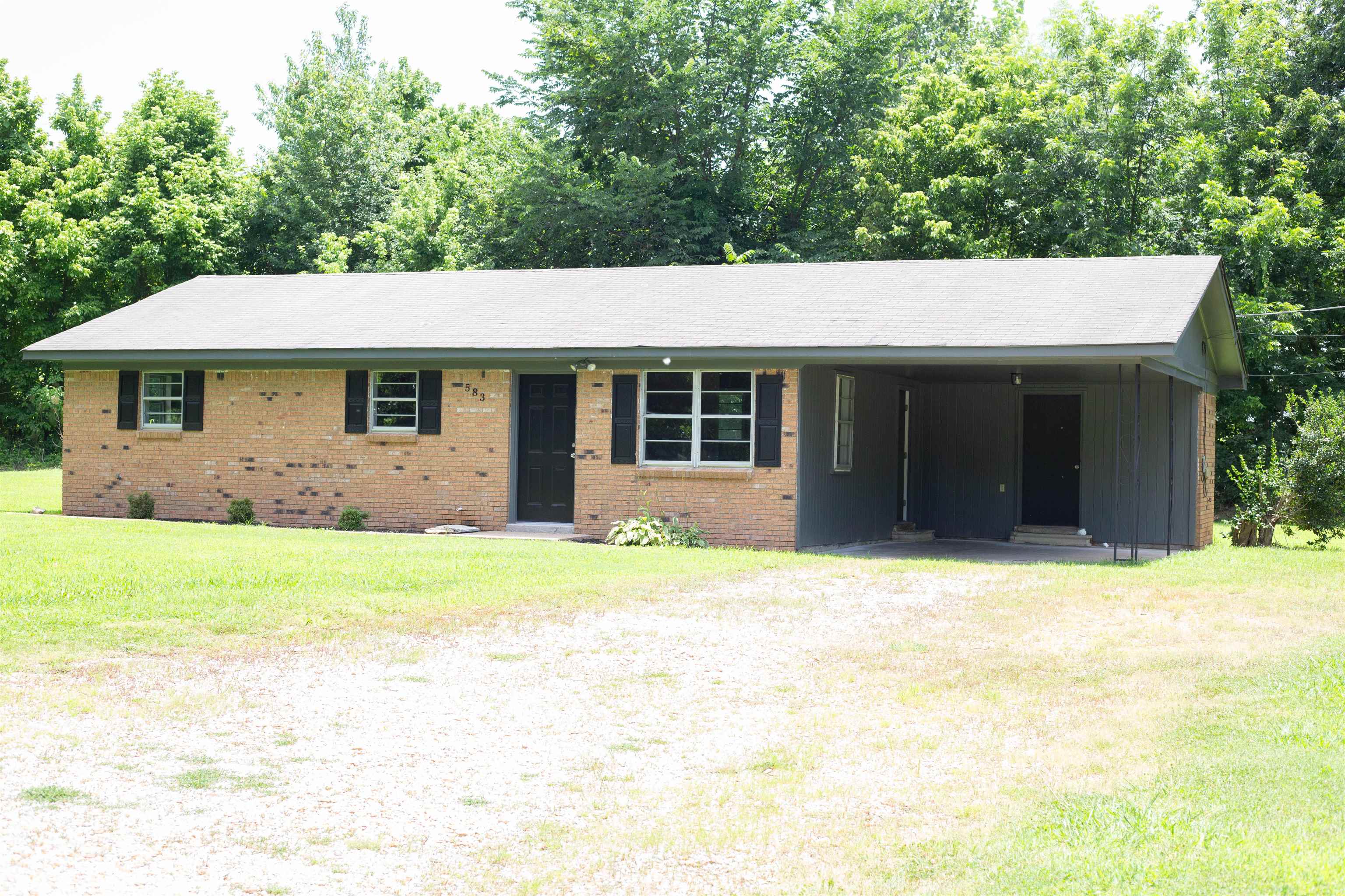583 Armstrong Rd Property Photo 1