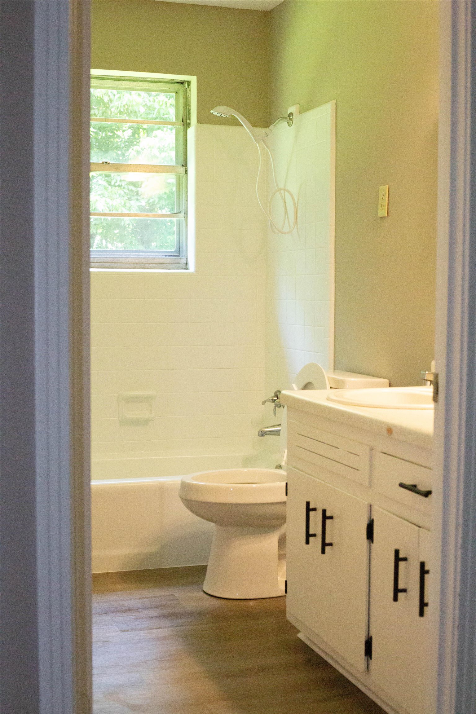 583 Armstrong Rd Property Photo 9