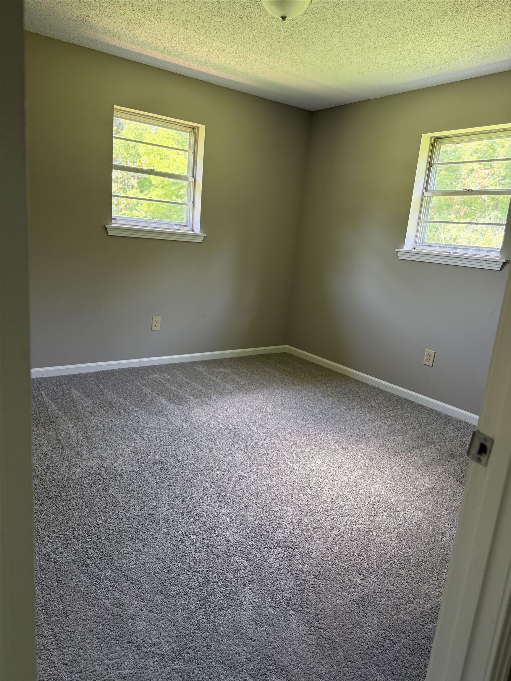 583 Armstrong Rd Property Photo 11