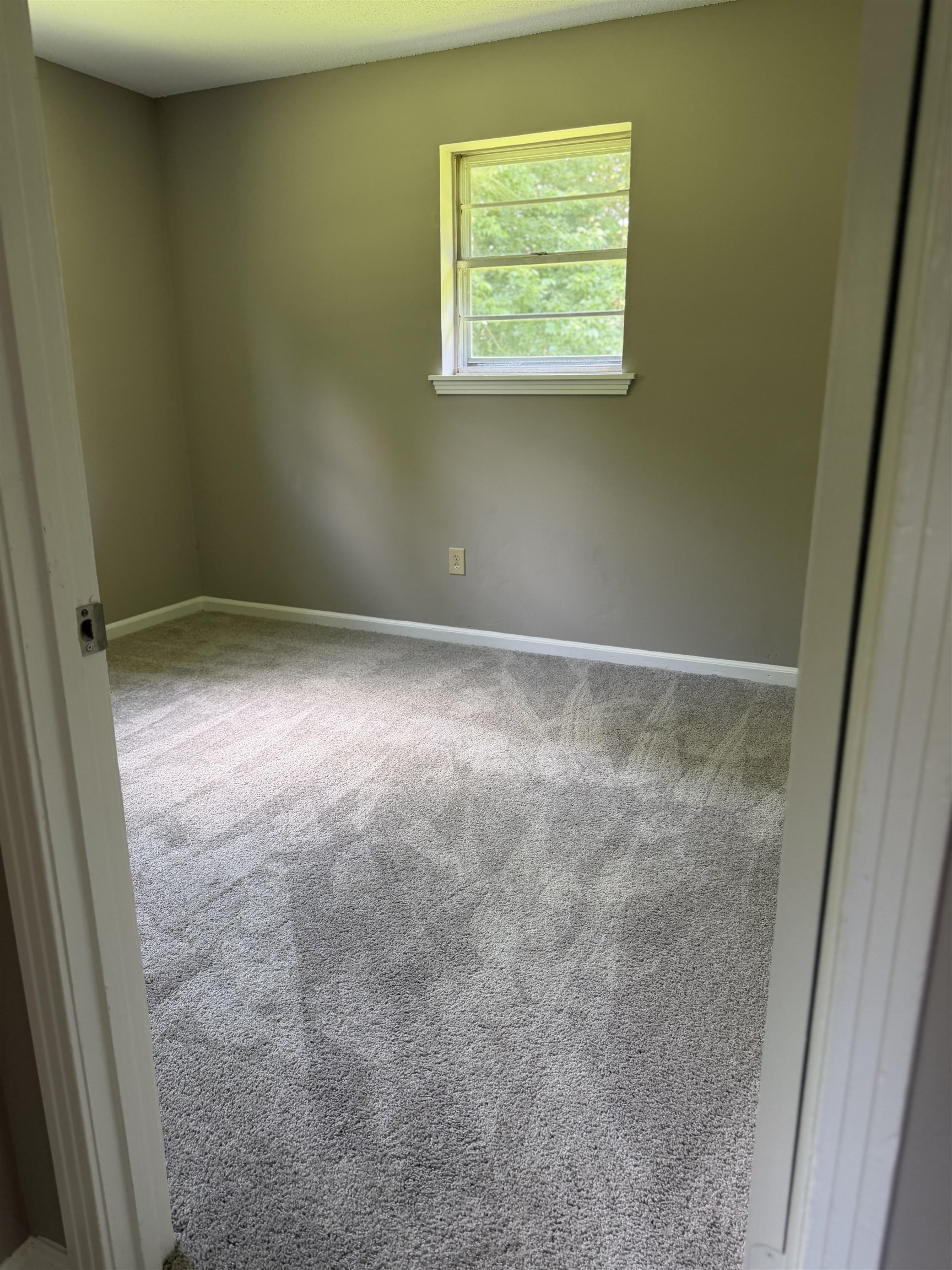 583 Armstrong Rd Property Photo 12