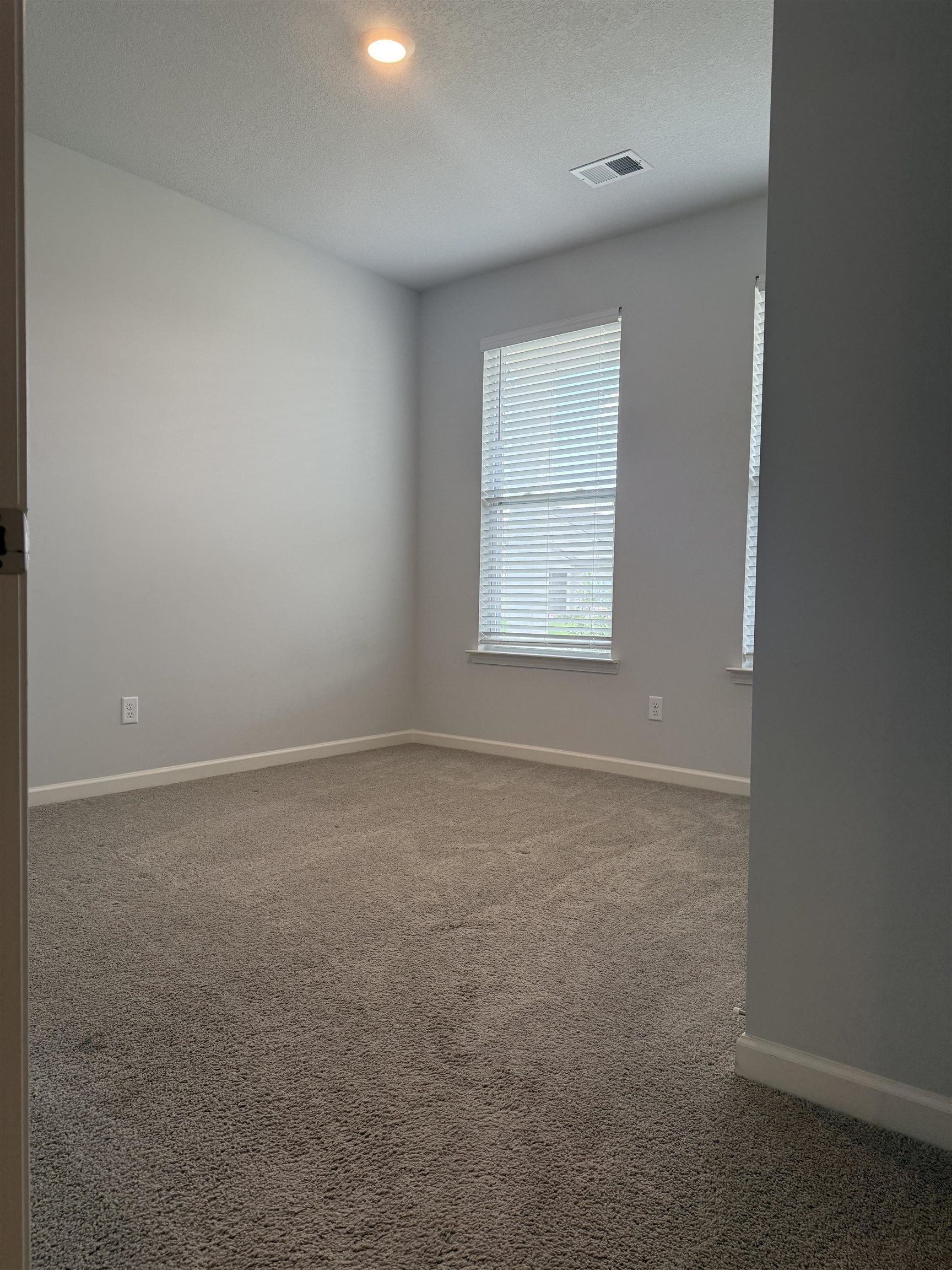 105 Daisy Dr Property Photo 8