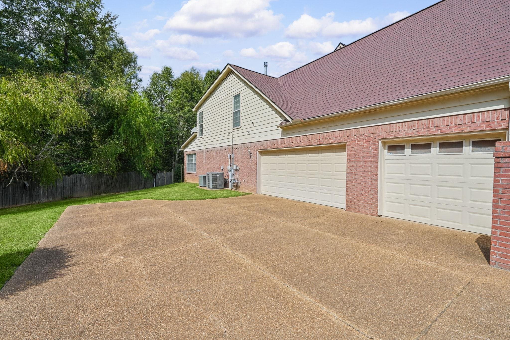 7253 Rourke Cir Property Photo 5