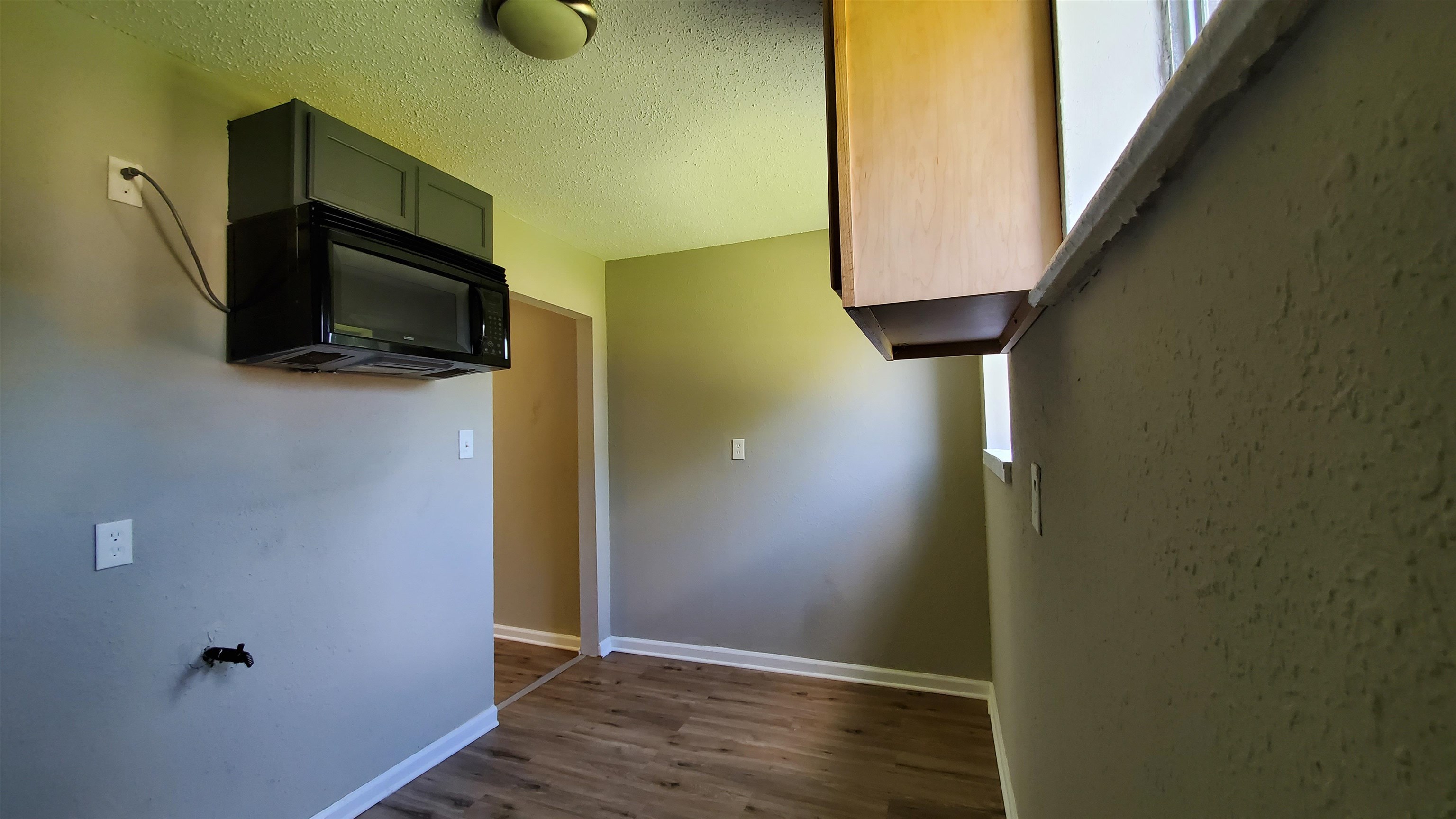 1024 Wellington St 4 Property Photo 4