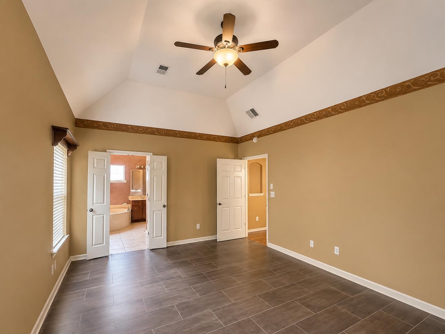 4883 Saddlehorn Dr Property Photo 9