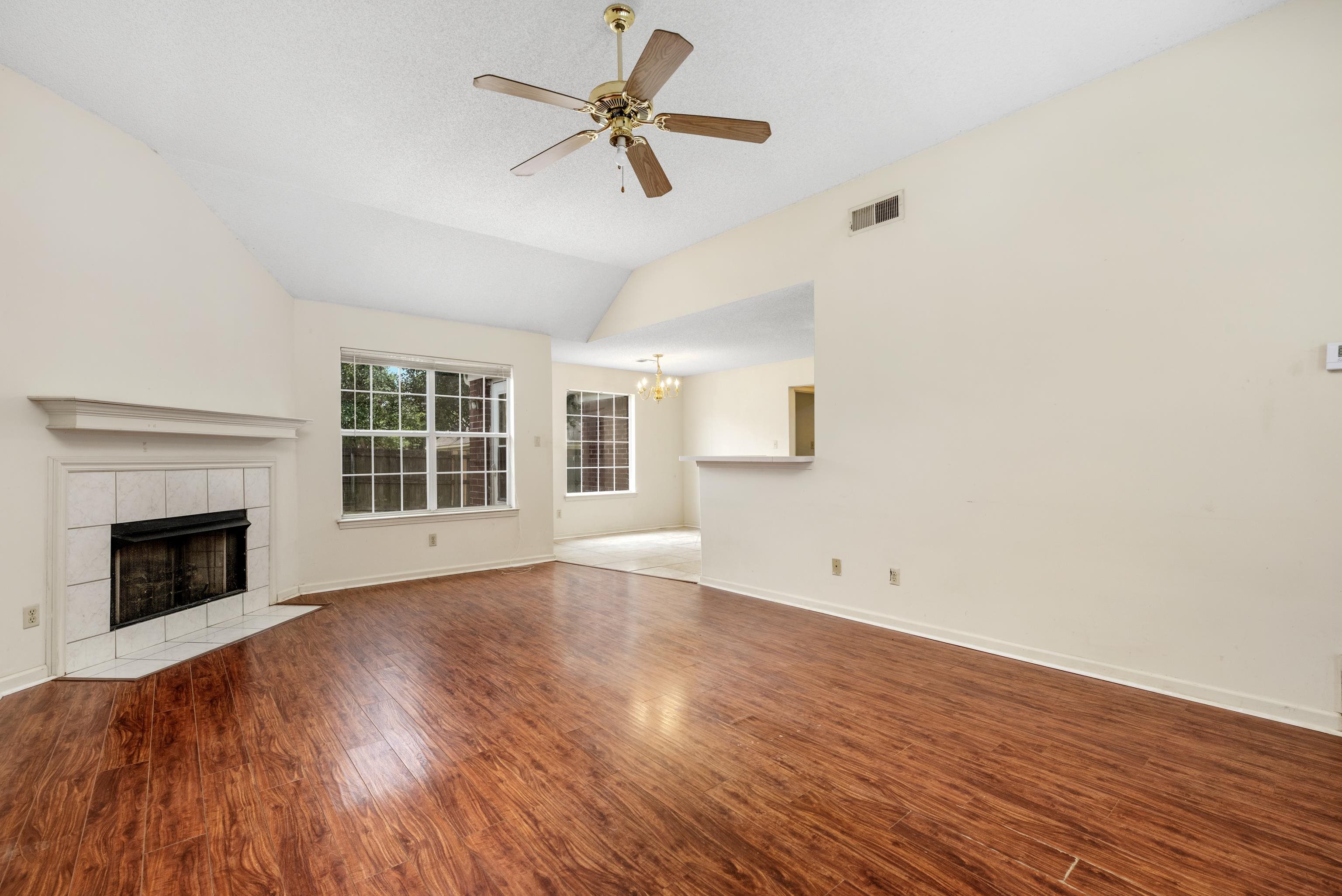 8135 Country Mill Cv Property Photo 5