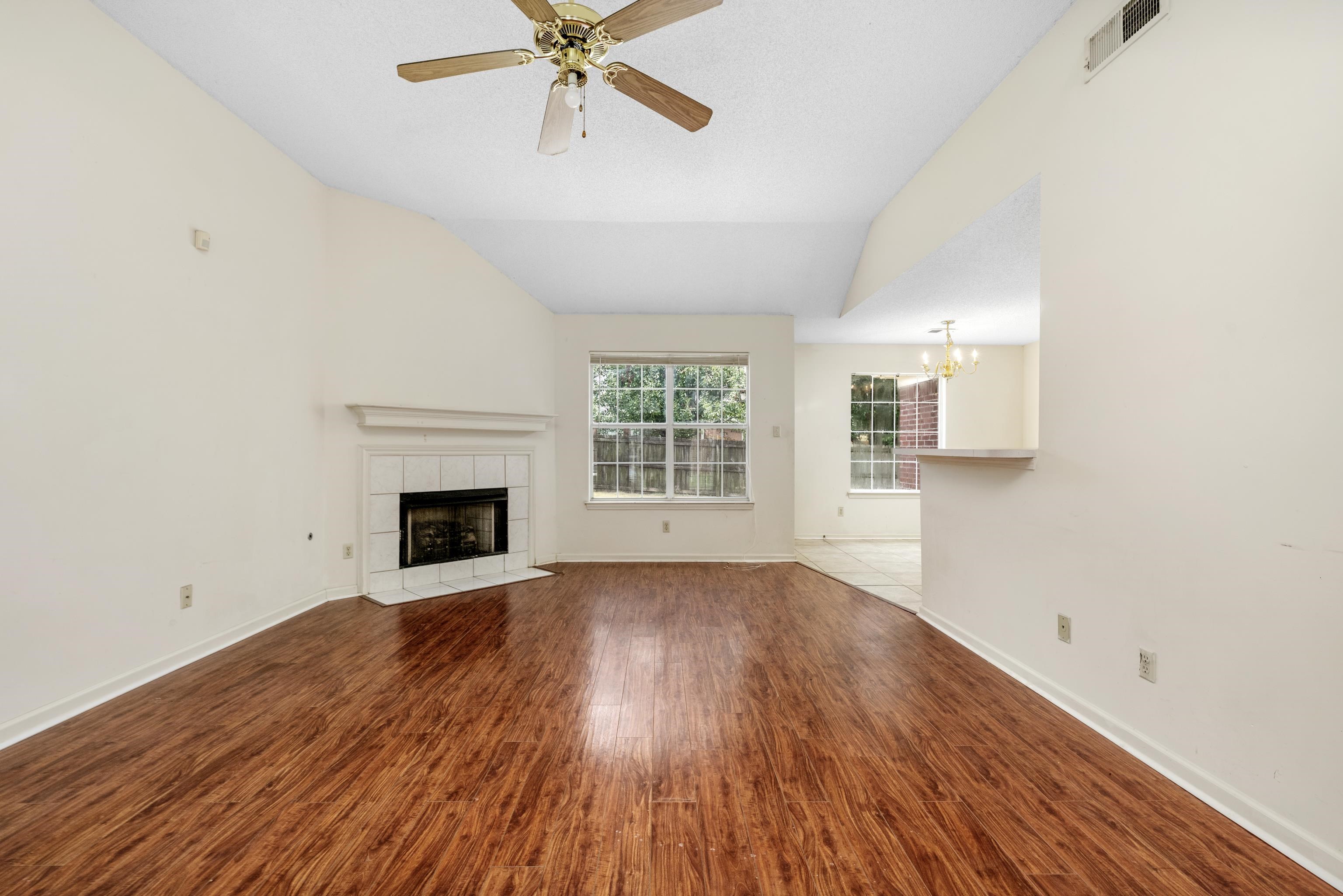 8135 Country Mill Cv Property Photo 6