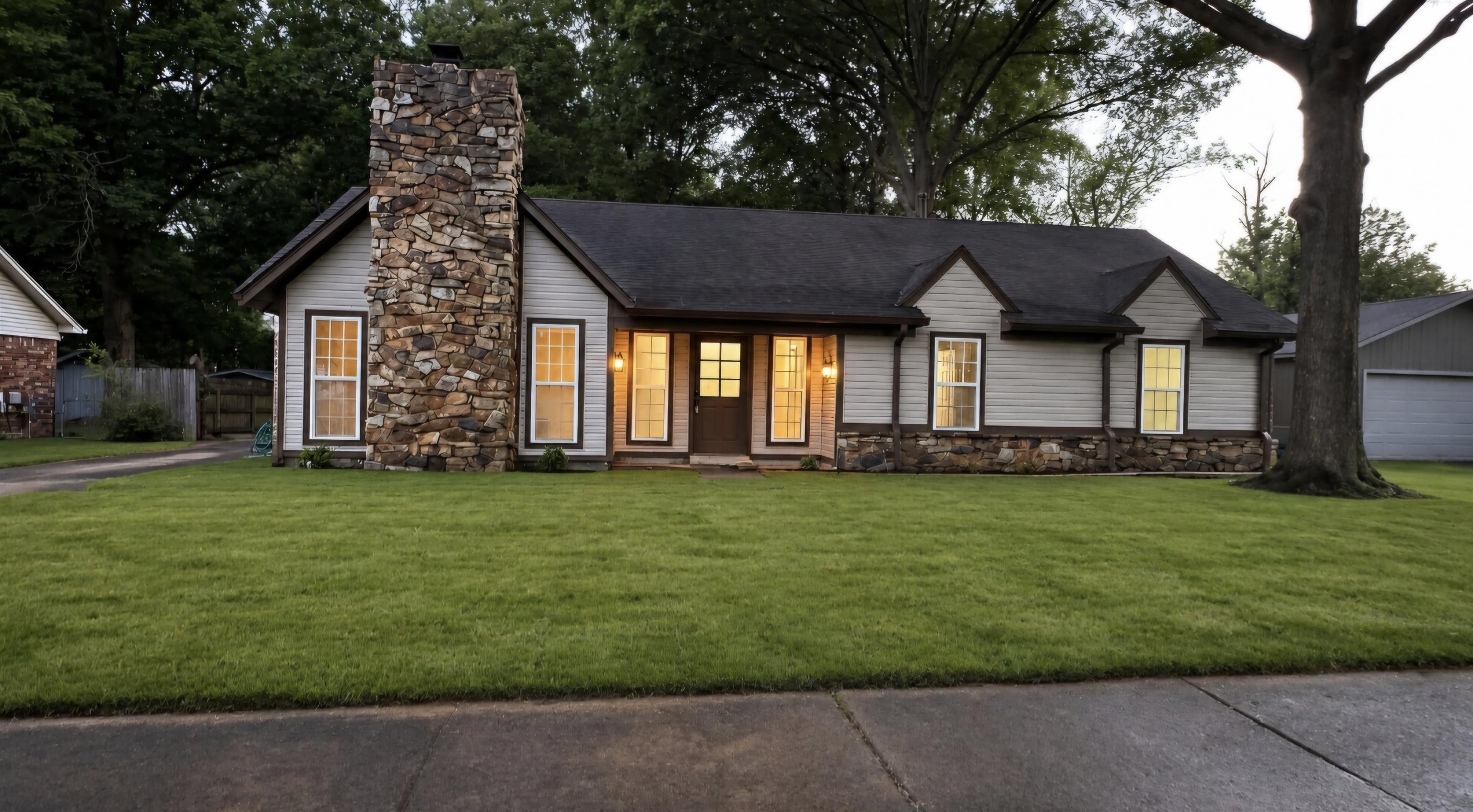 6113 SHADE TREE DR Property Photo 1