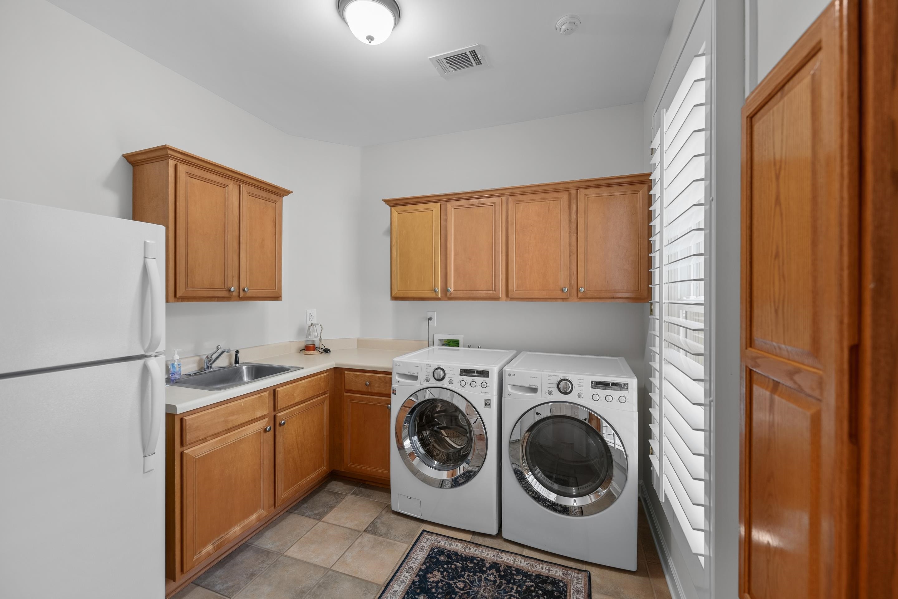 9445 Grove Trail Ln Property Photo 16