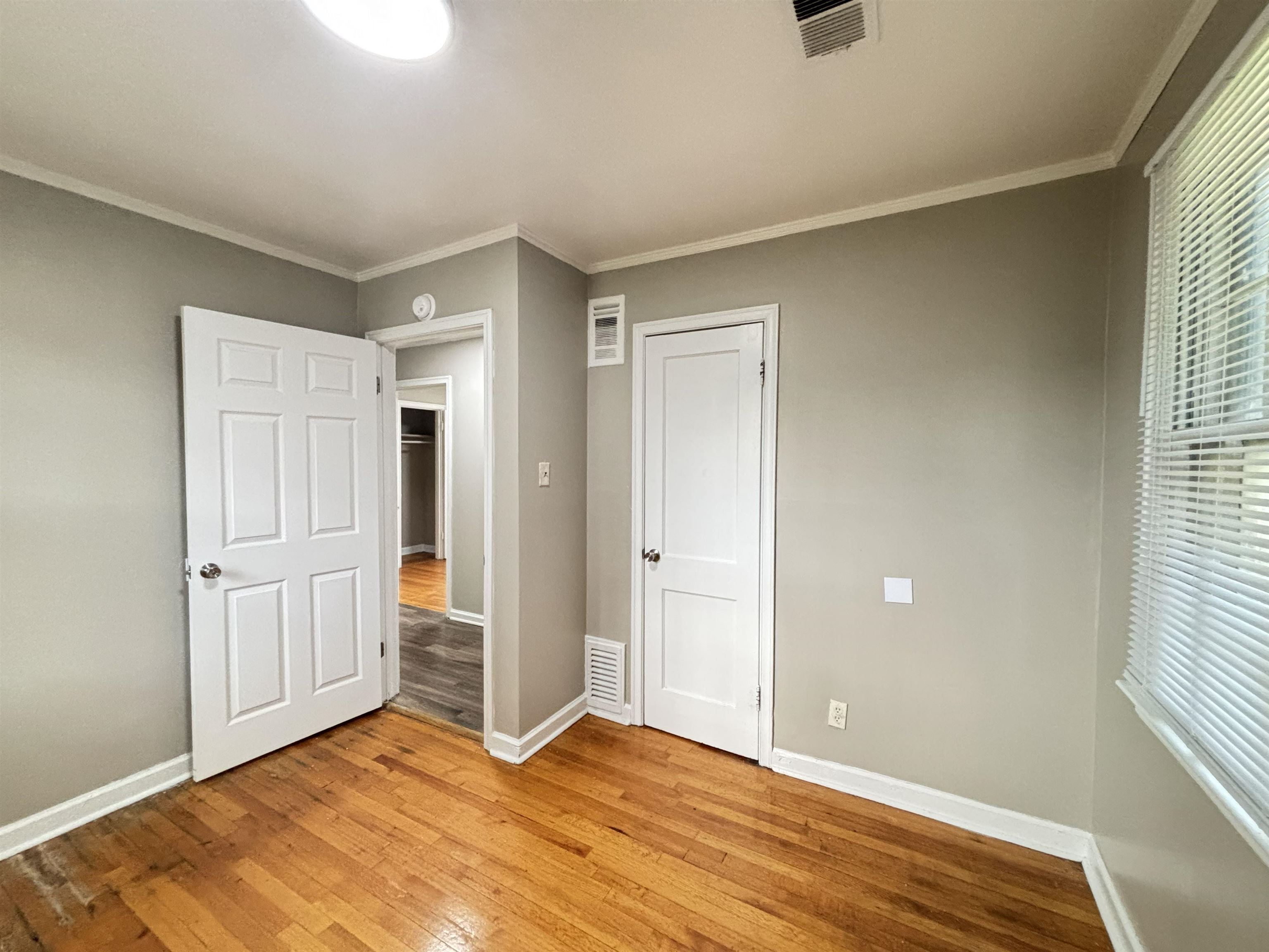 1065 Larry Ln Property Photo 11