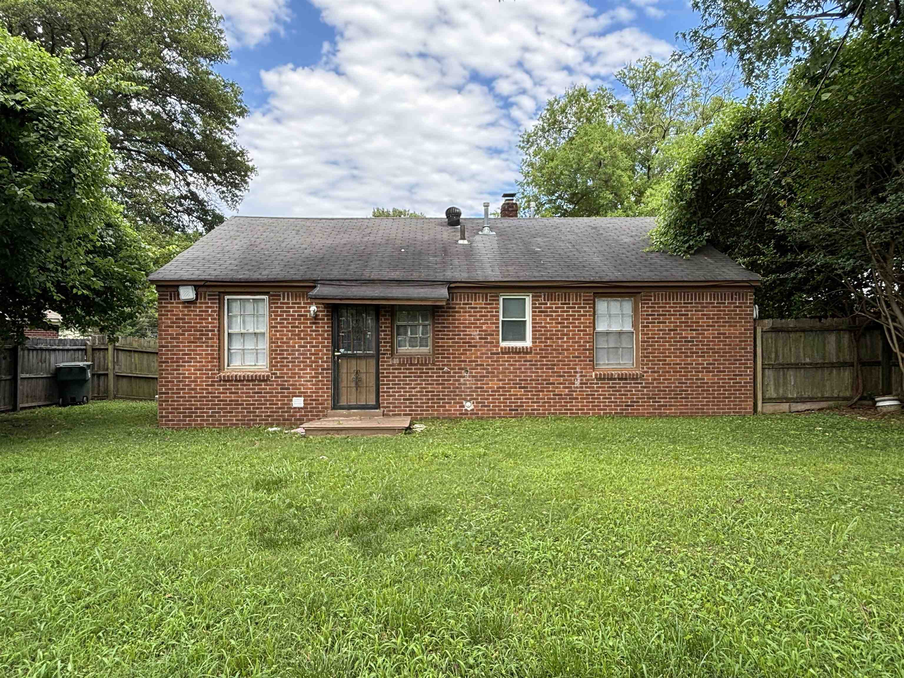 1065 Larry Ln Property Photo 13