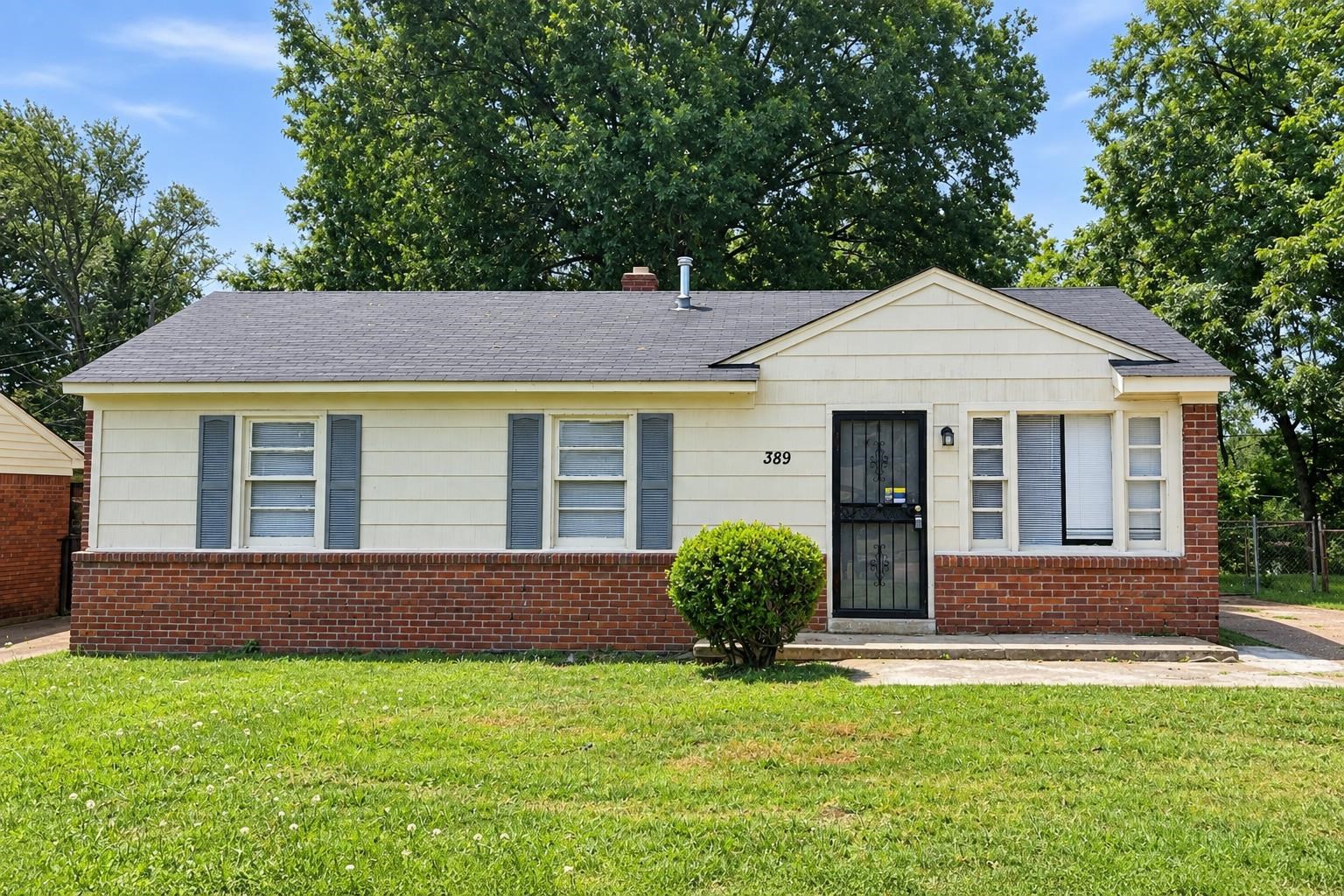 389 W MITCHELL RD Property Photo 1