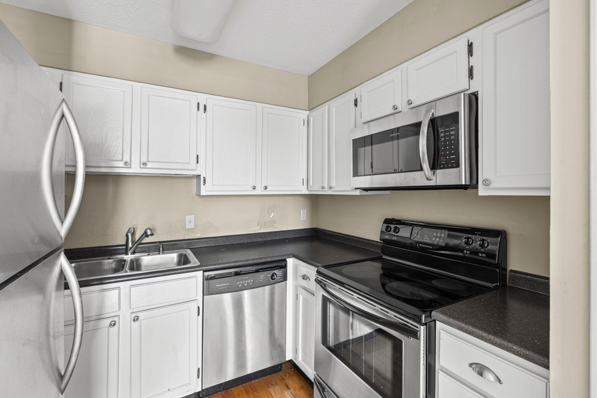 109 N Main St 1212 Property Photo 7