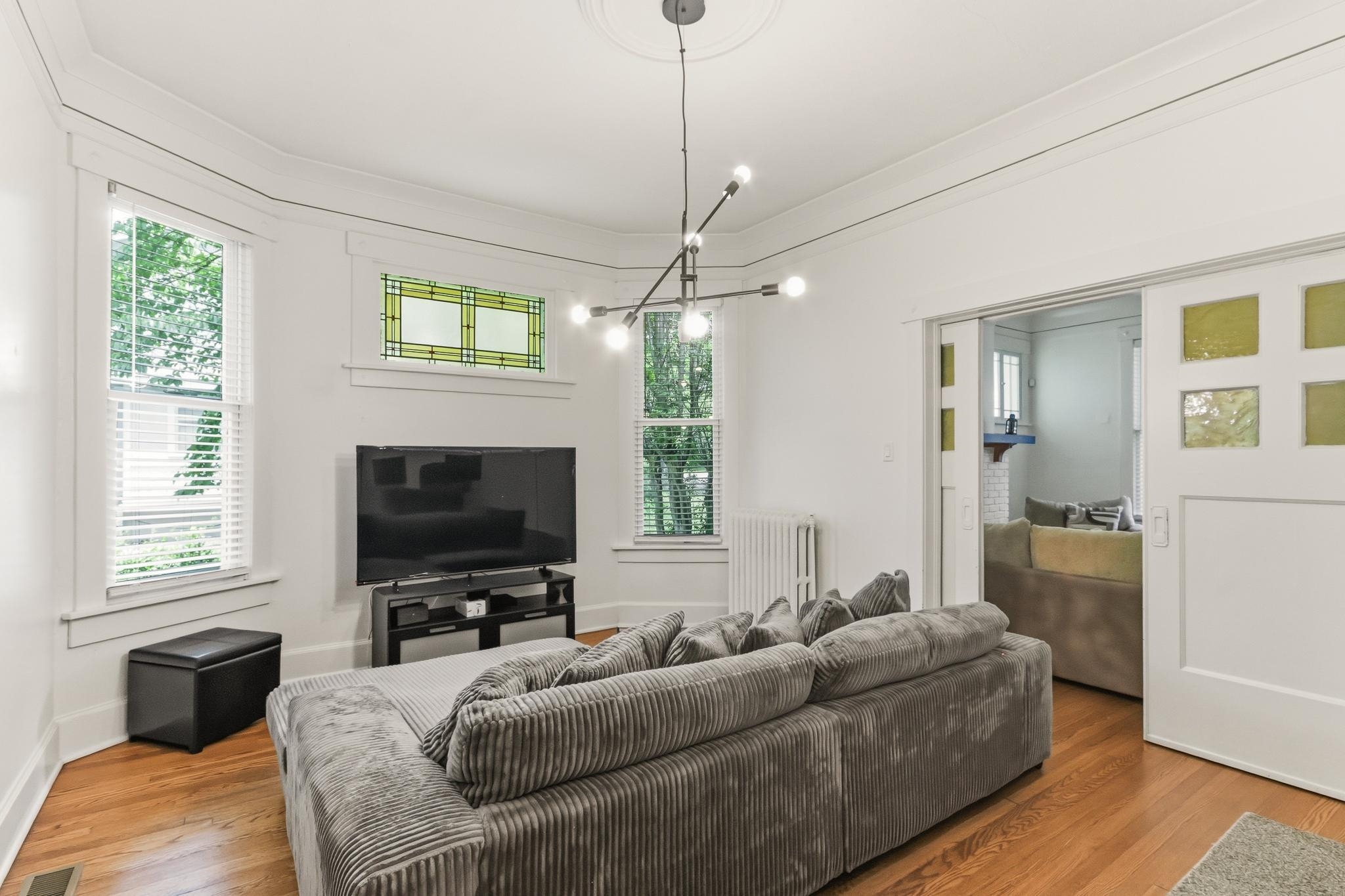 453 Angelus St Property Photo 18