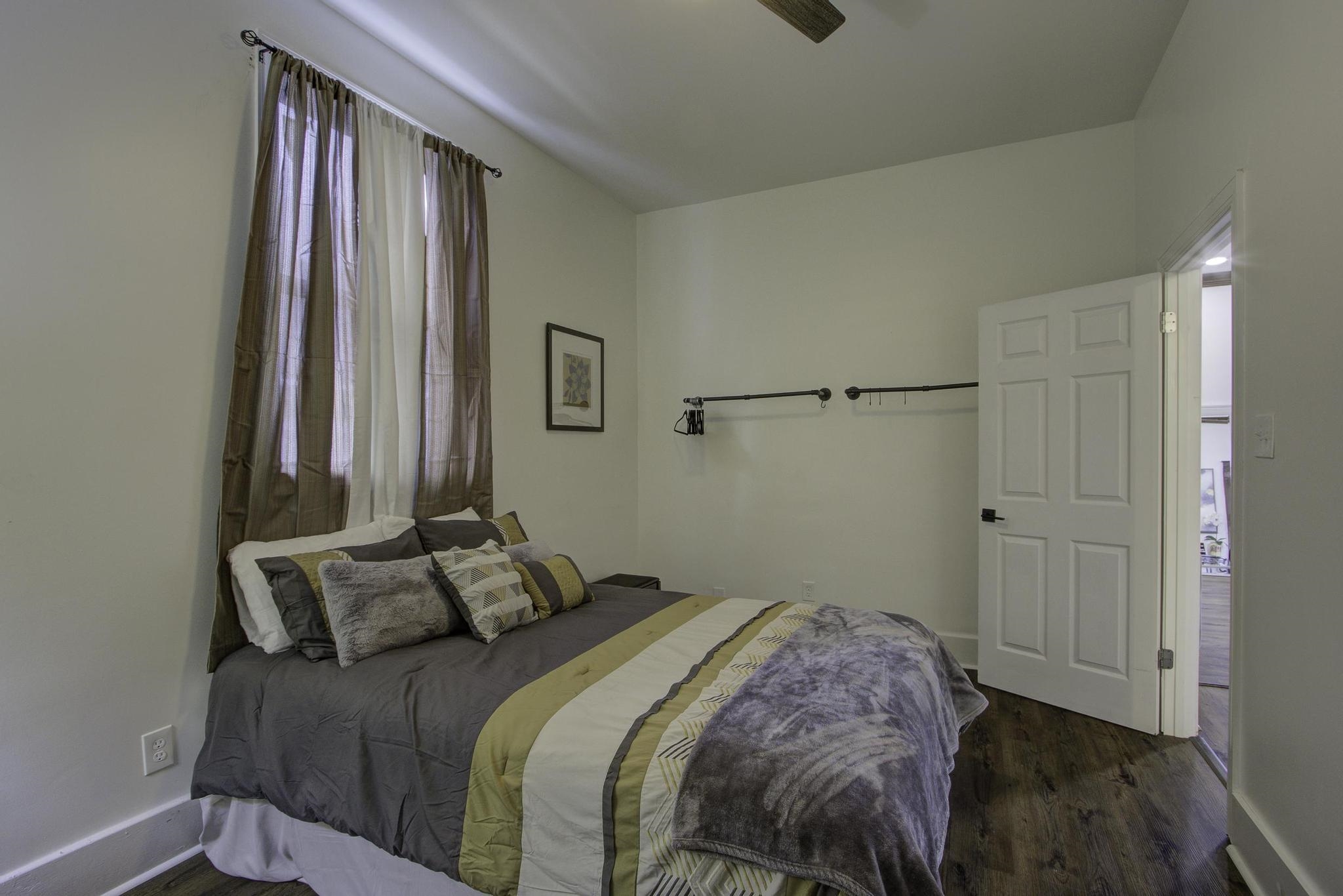 1855 Oliver Ave Property Photo 8
