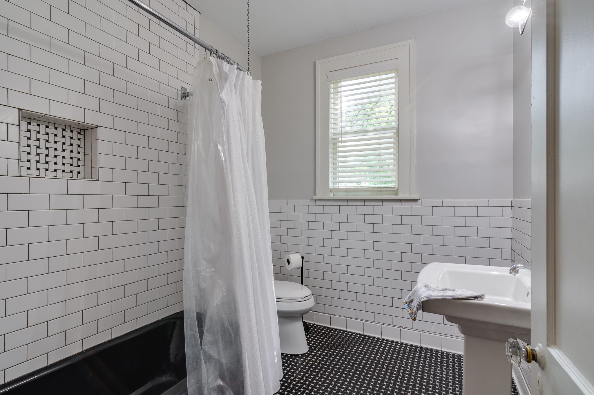 664 S Mclean Blvd 664 Property Photo 25