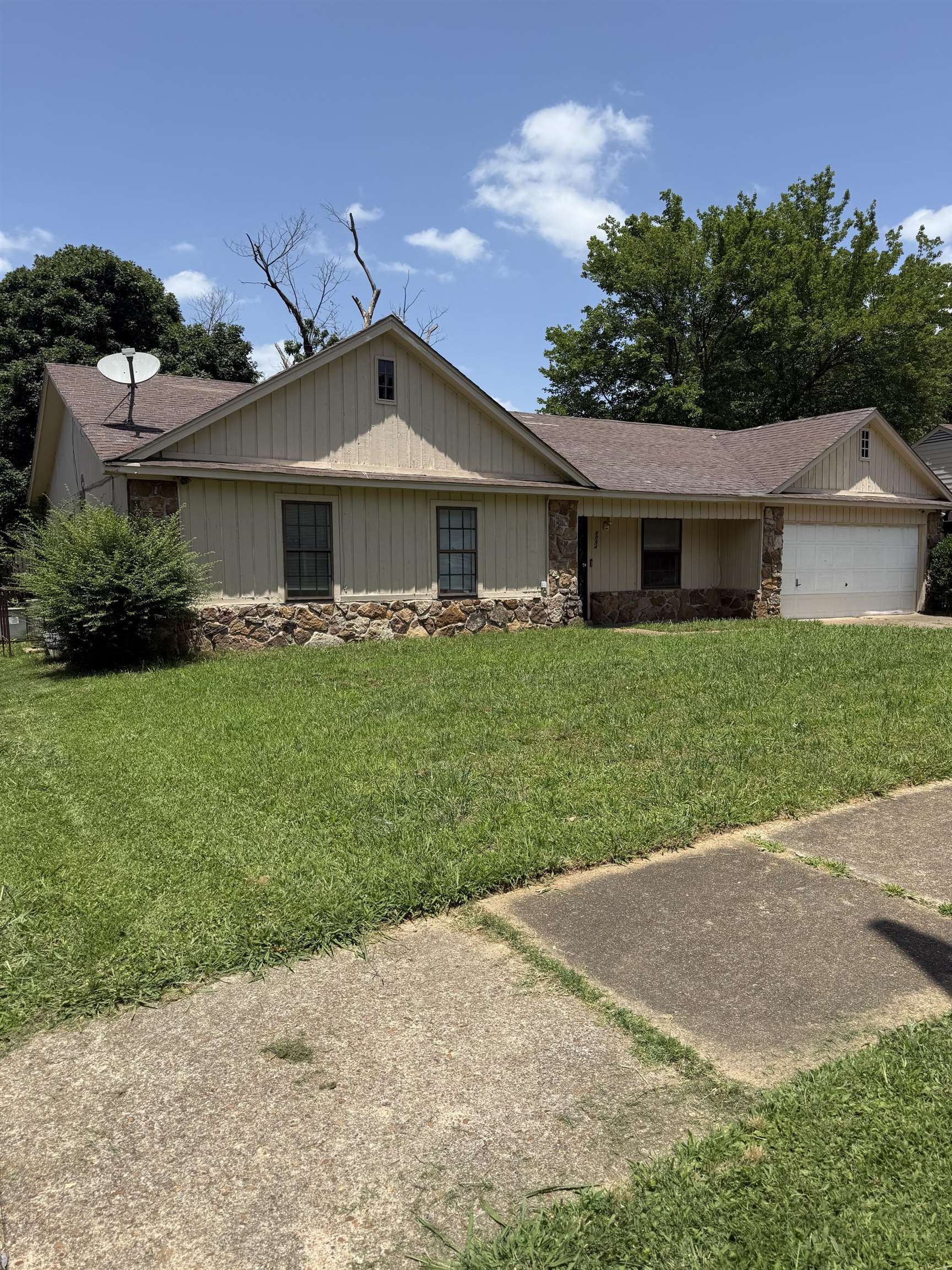 6094 GASCONY DR Property Photo 1