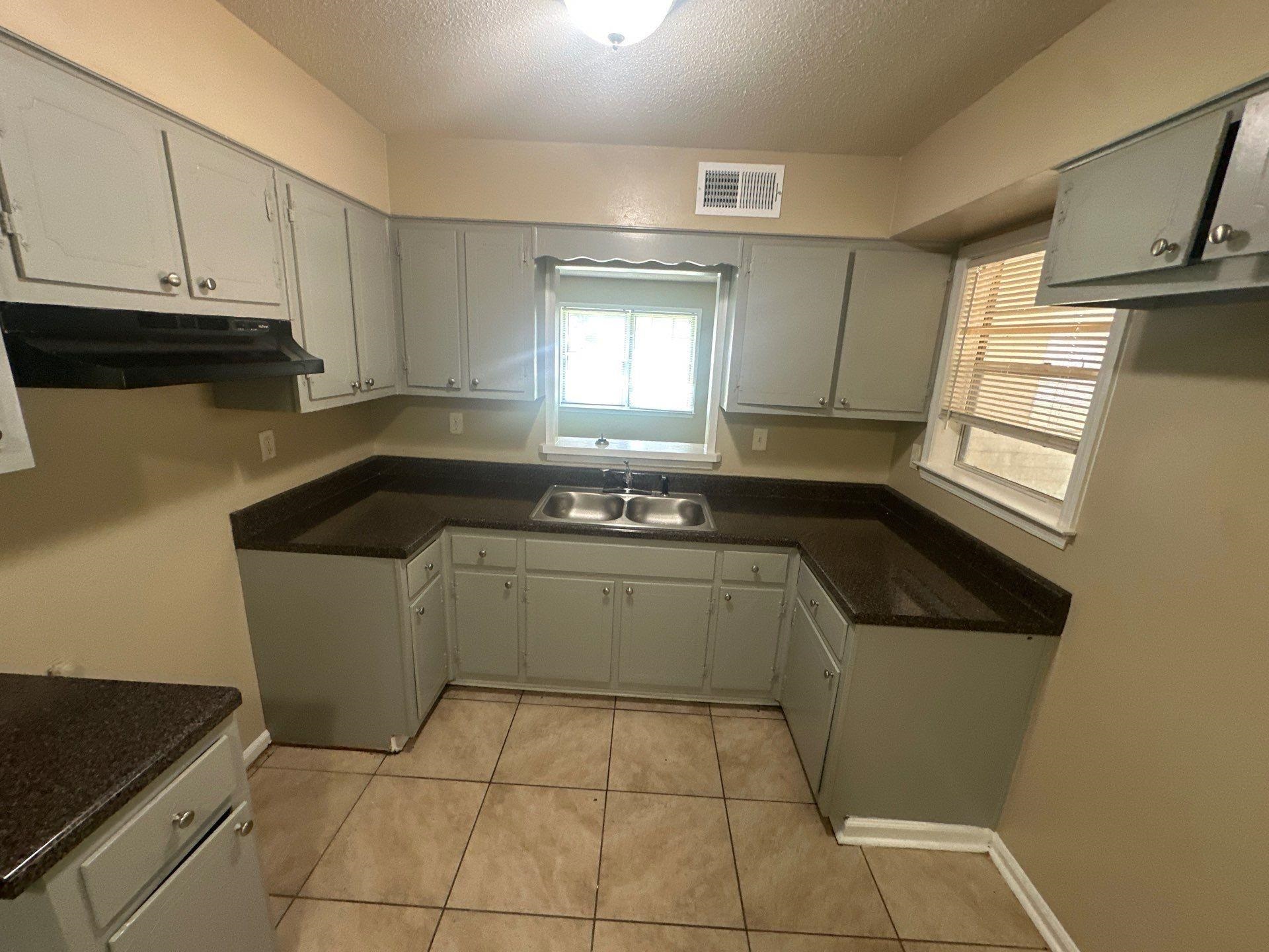 2574 St Elmo Ave Property Photo 2