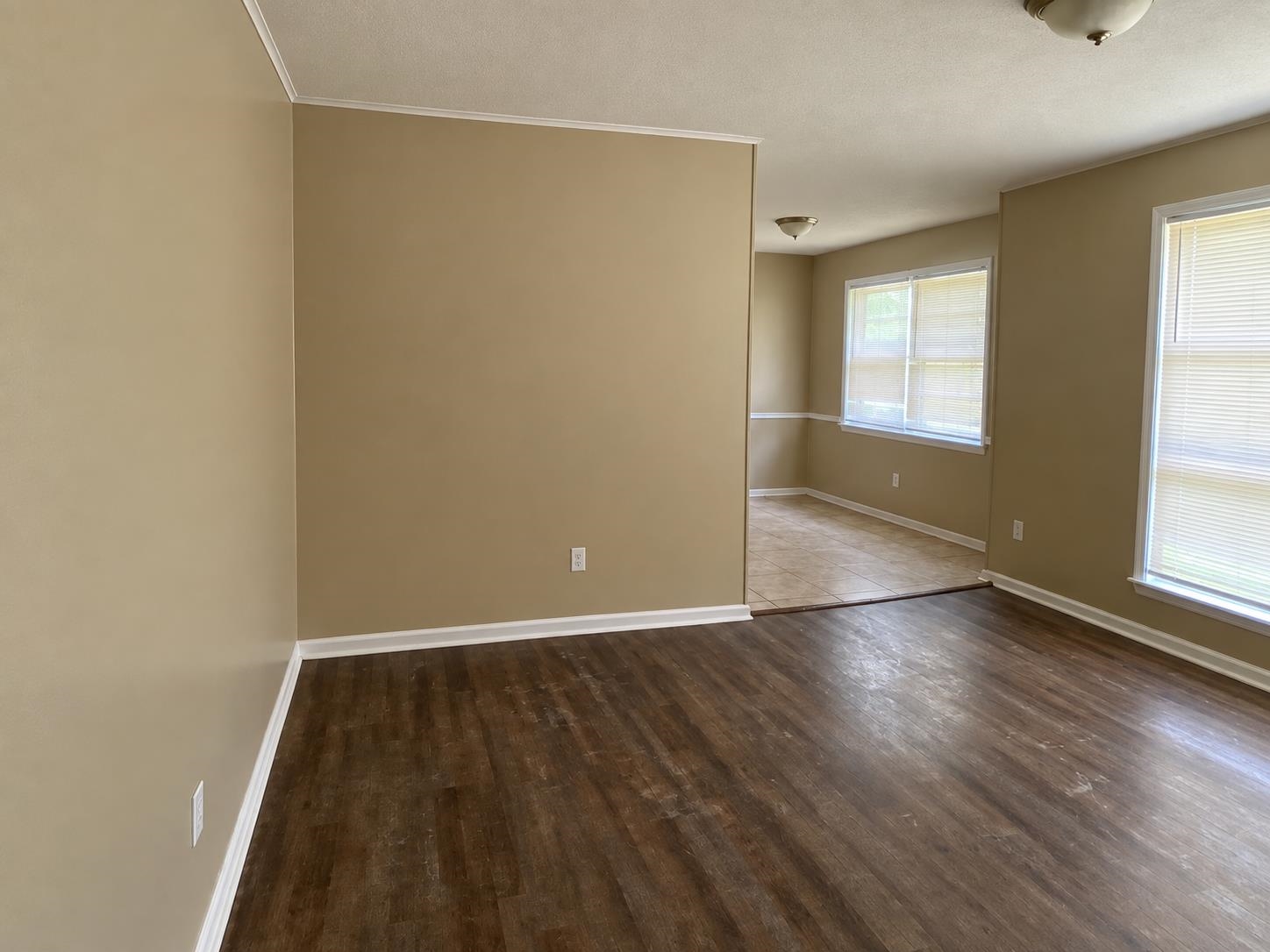 2574 St Elmo Ave Property Photo 4