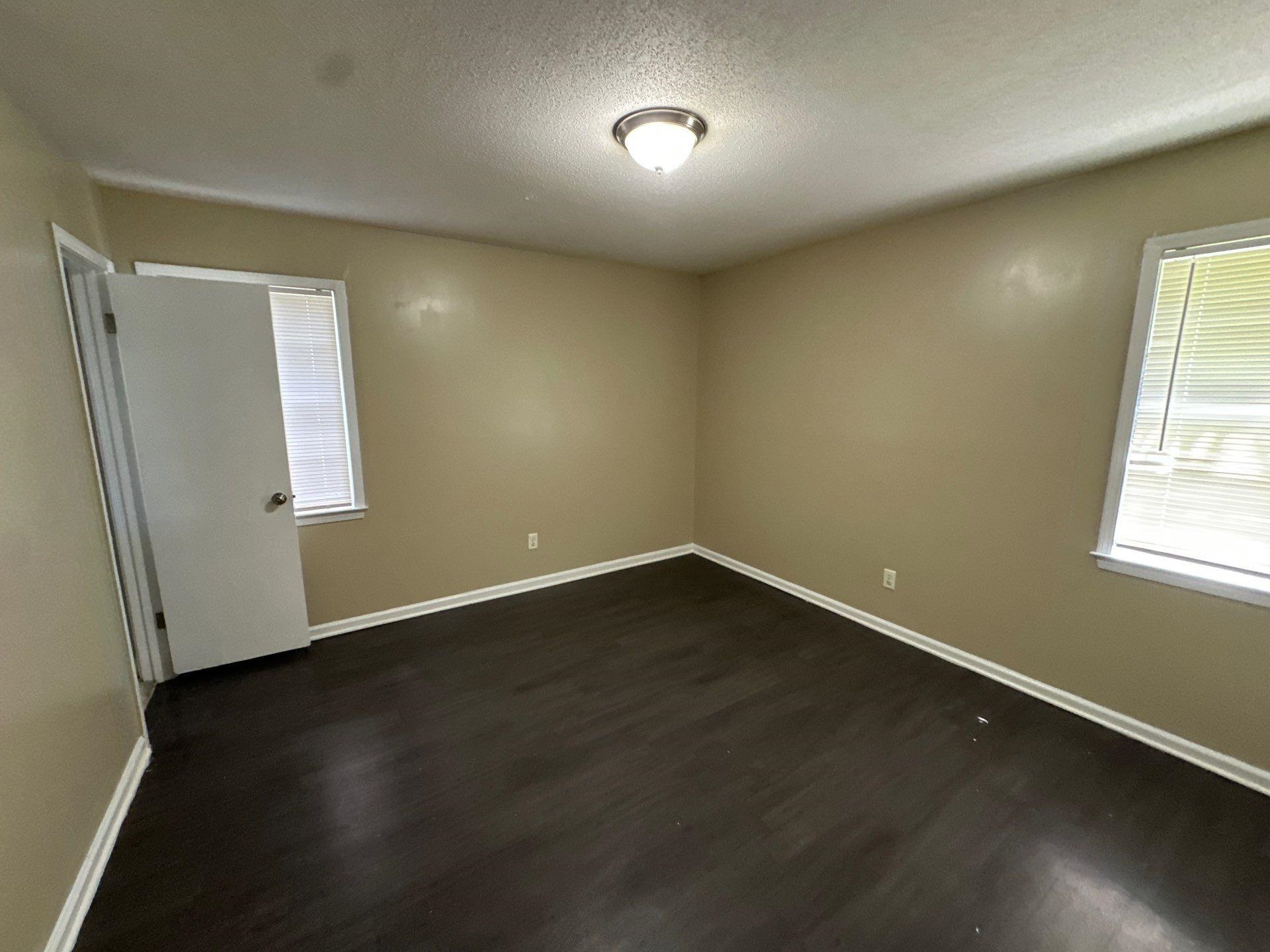 2574 St Elmo Ave Property Photo 5