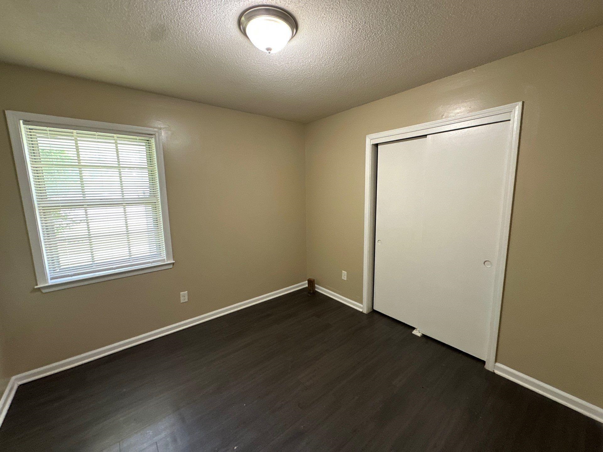 2574 St Elmo Ave Property Photo 6