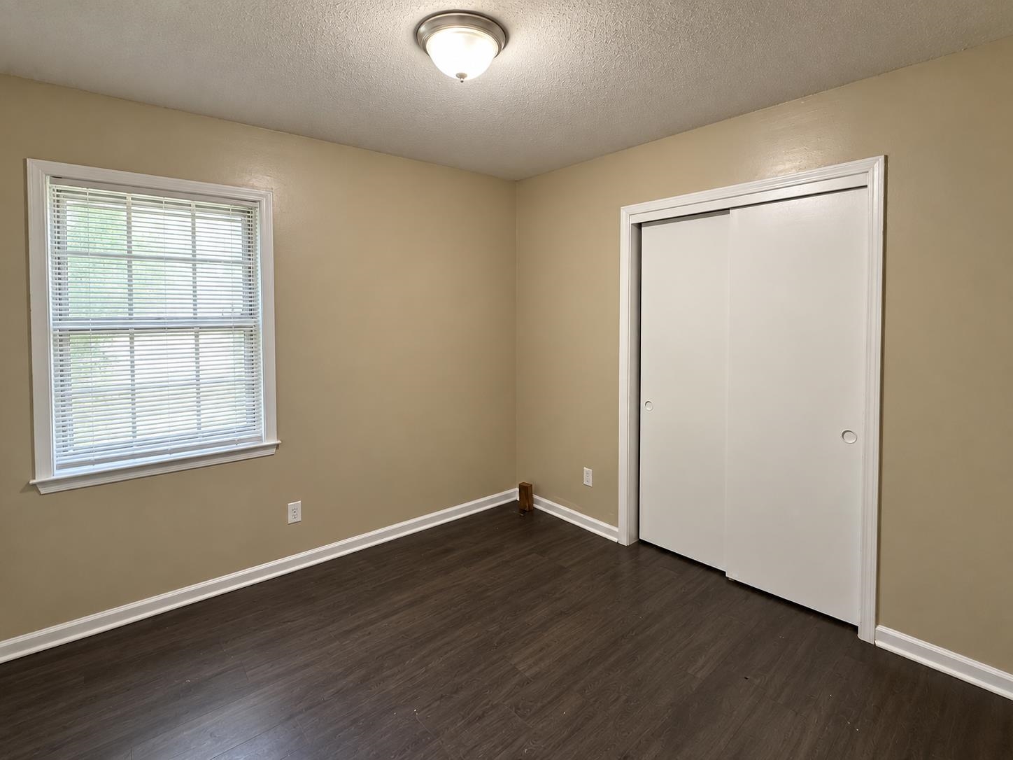2574 St Elmo Ave Property Photo 6