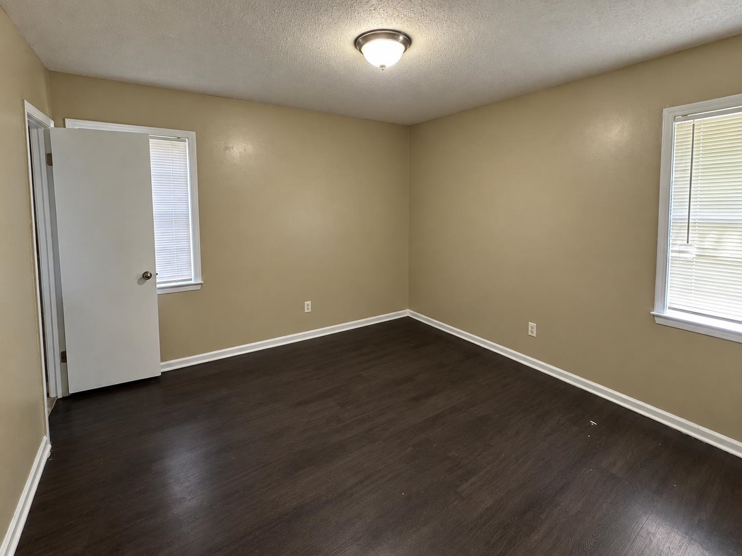 2574 St Elmo Ave Property Photo 7