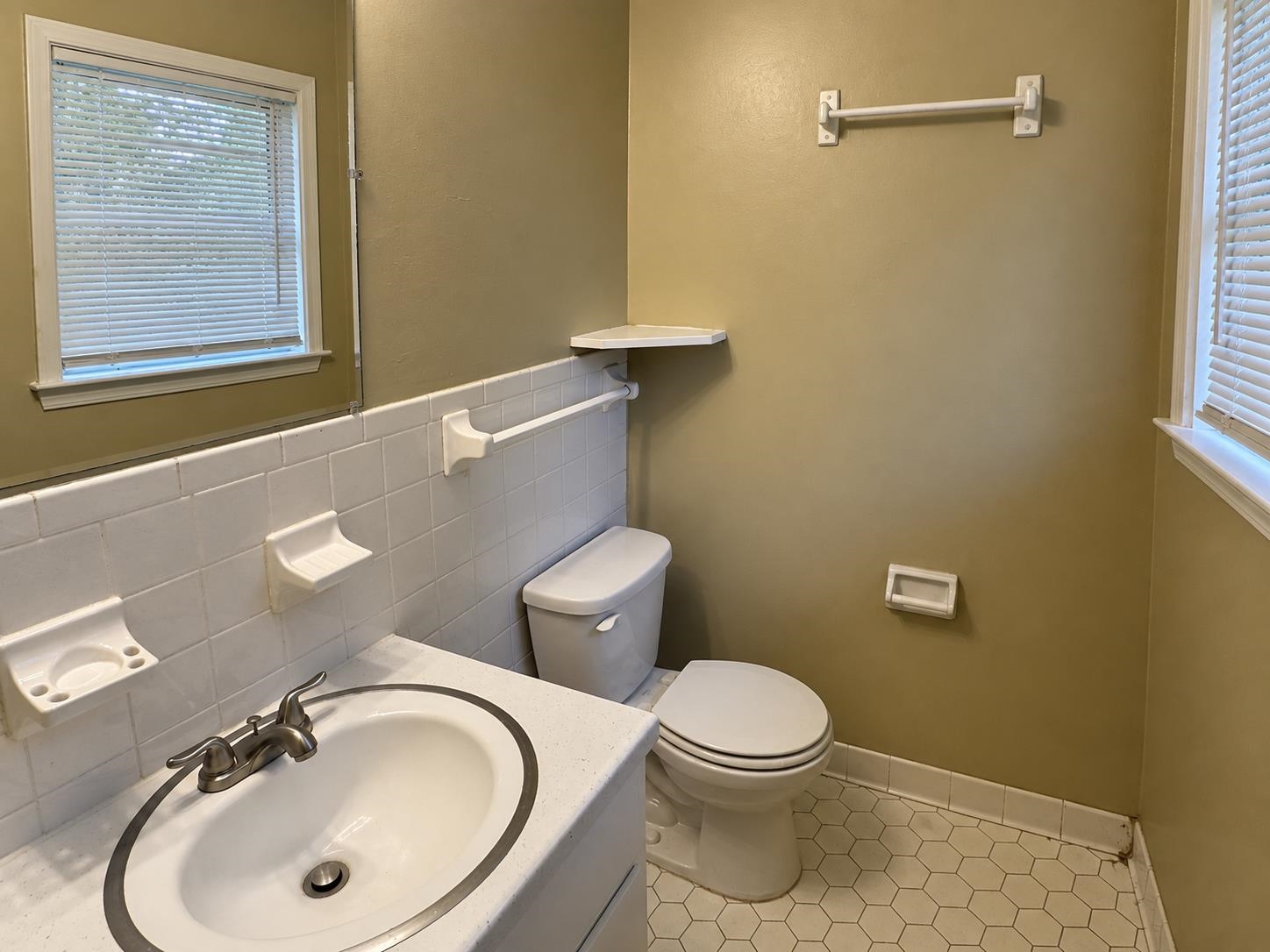 2574 St Elmo Ave Property Photo 10