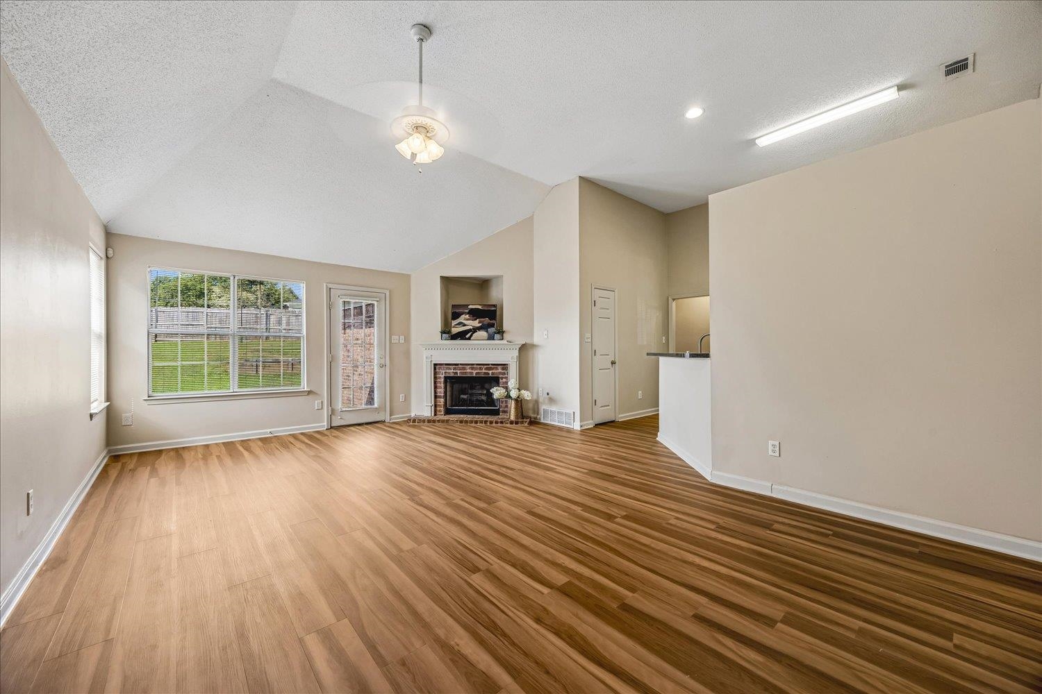2724 Green Turtle Trl Property Photo 7