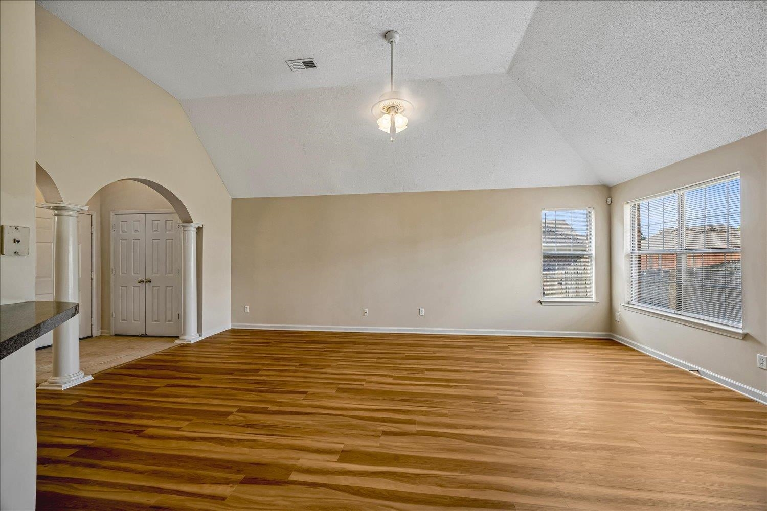 2724 Green Turtle Trl Property Photo 9