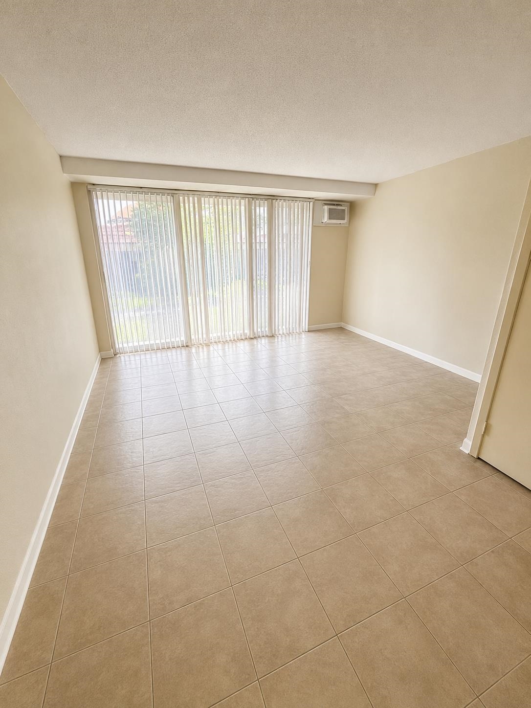 1271 POPLAR AVE 310 Property Photo 1