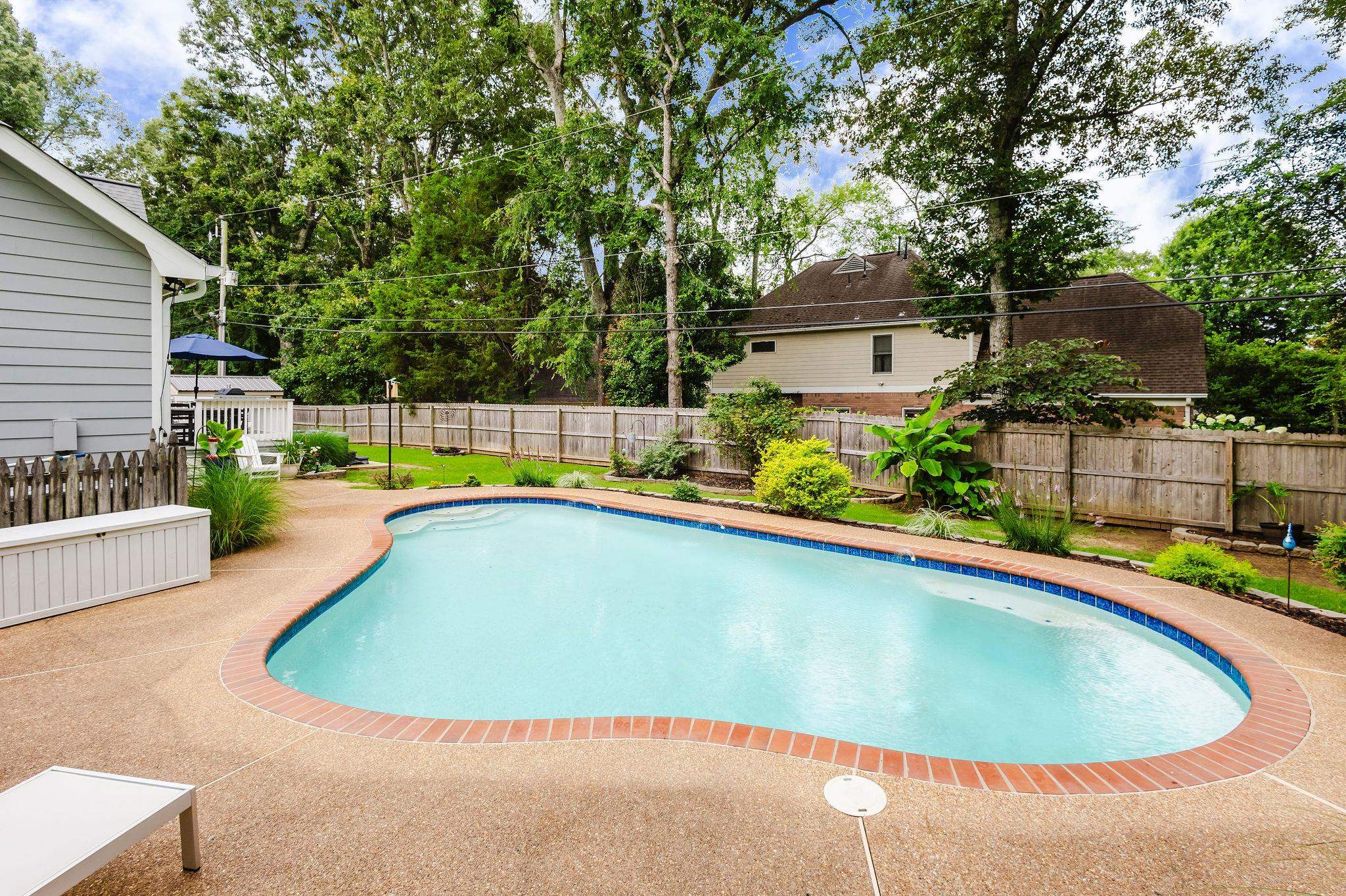 305 Great Falls Dr Property Photo 18