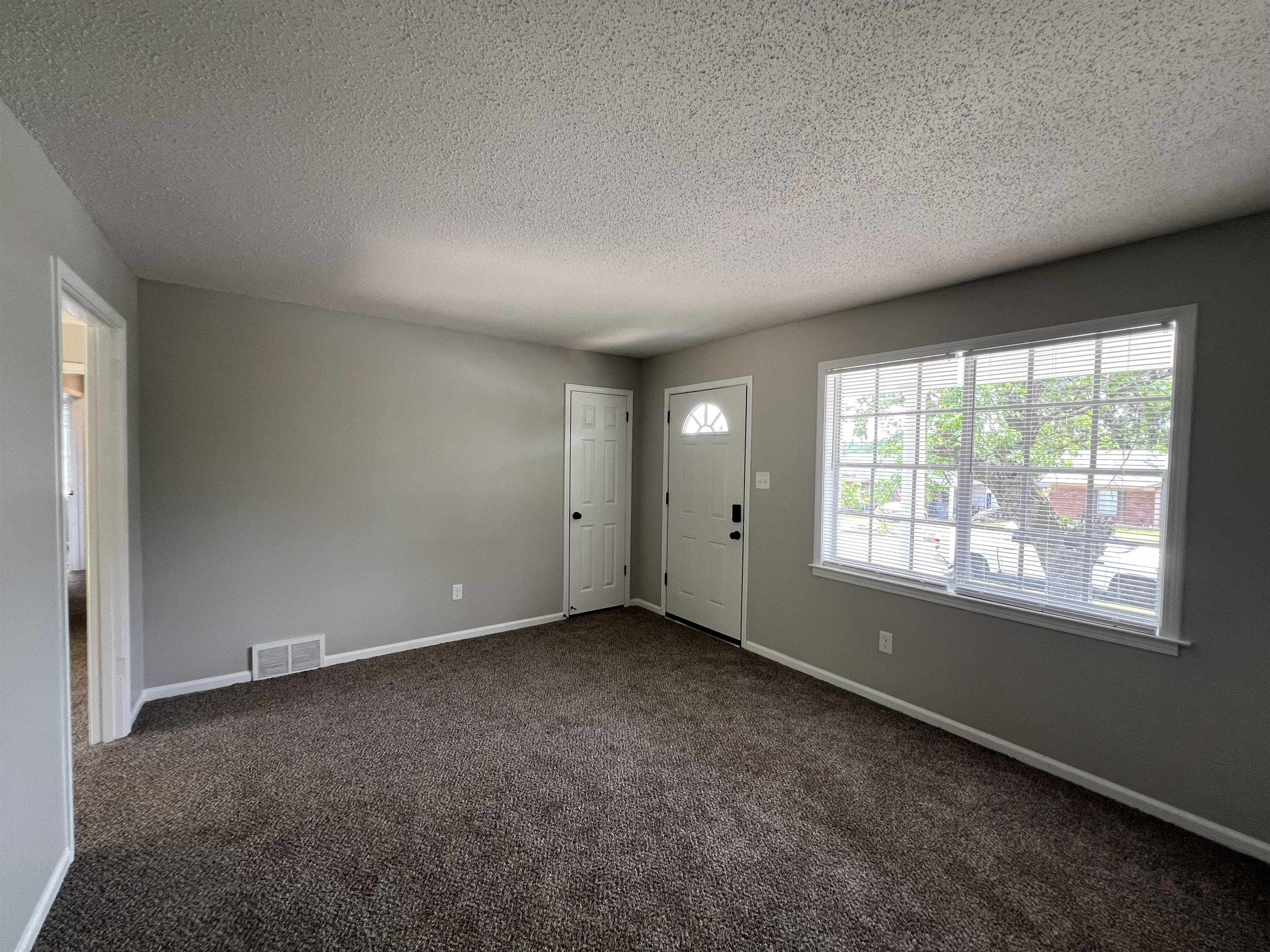 4562 Sundown Ln Property Photo 2