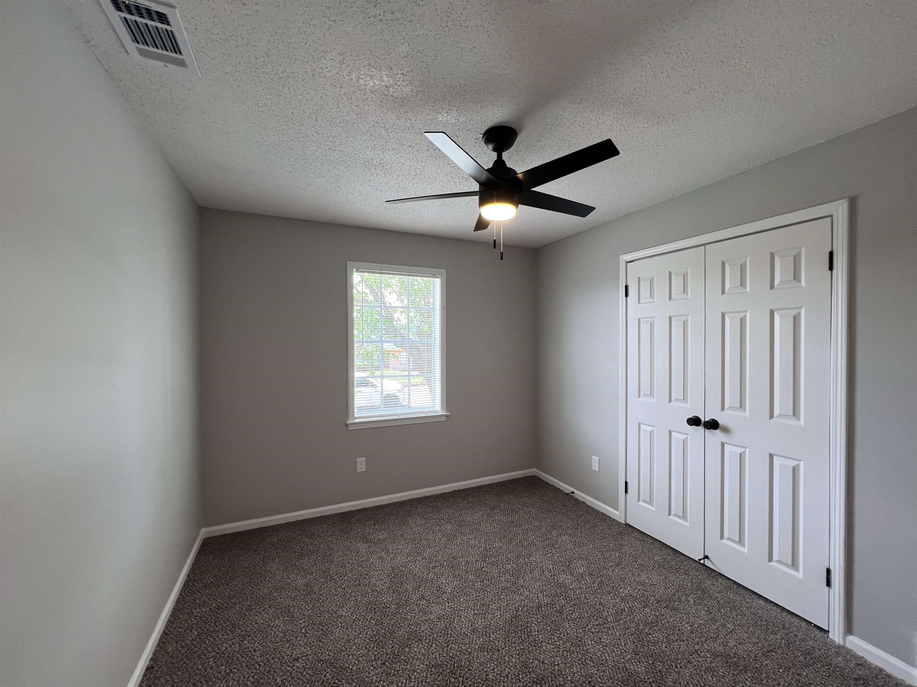 4562 Sundown Ln Property Photo 3