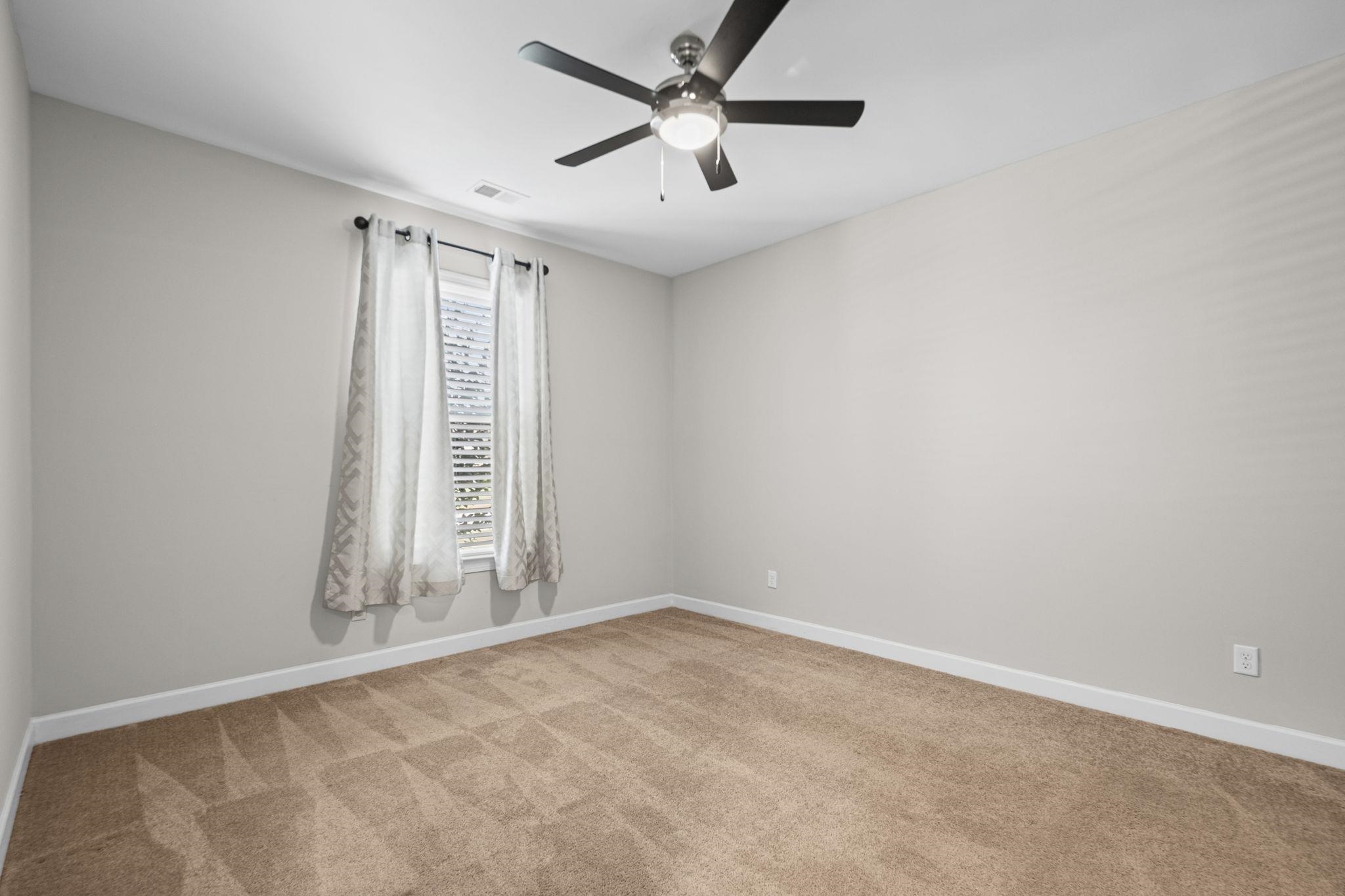 425 Oakridge Dr Property Photo 28