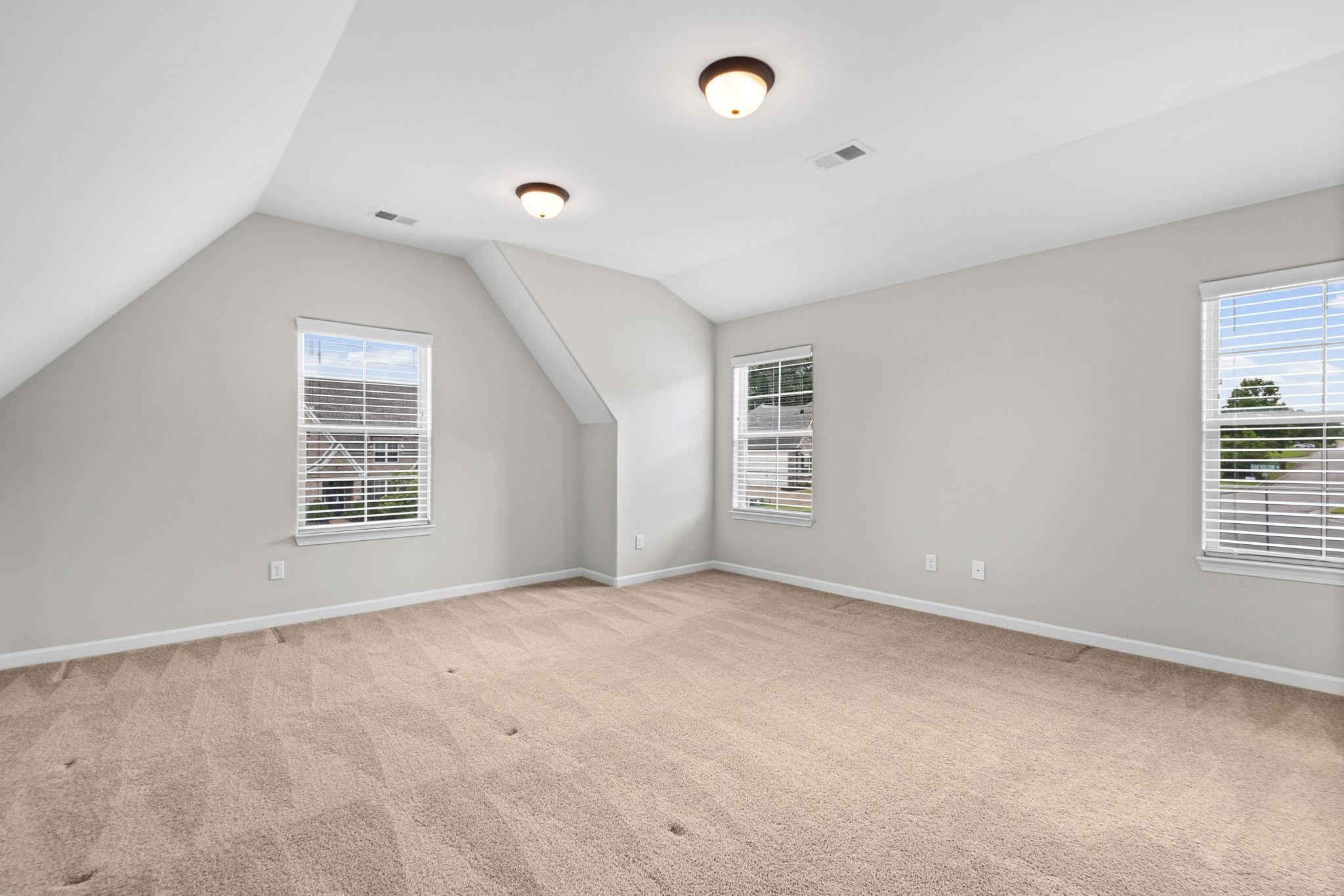 425 Oakridge Dr Property Photo 29