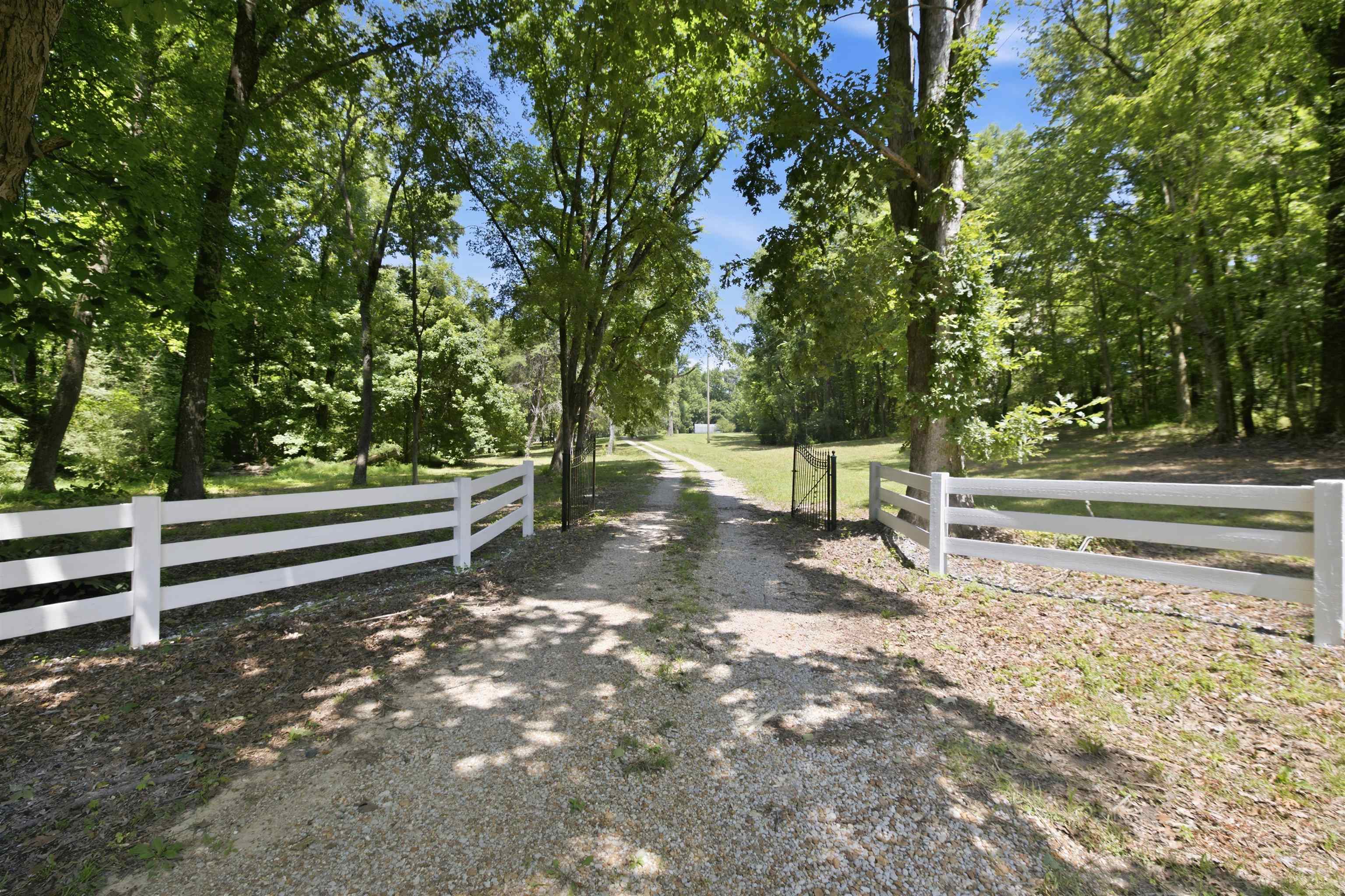 1370 Reid Hooker Rd N Property Photo 1