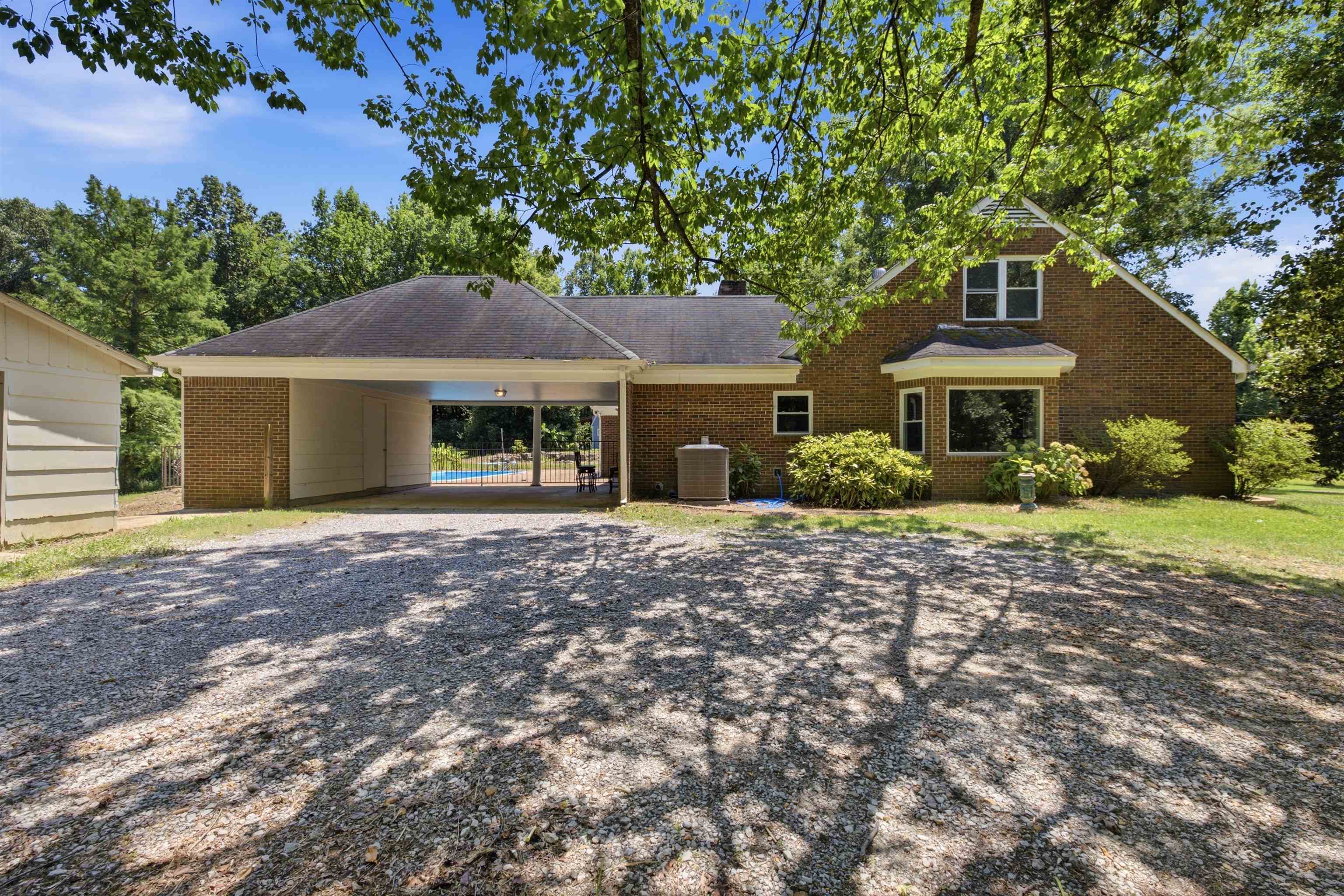 1370 Reid Hooker Rd N Property Photo 5