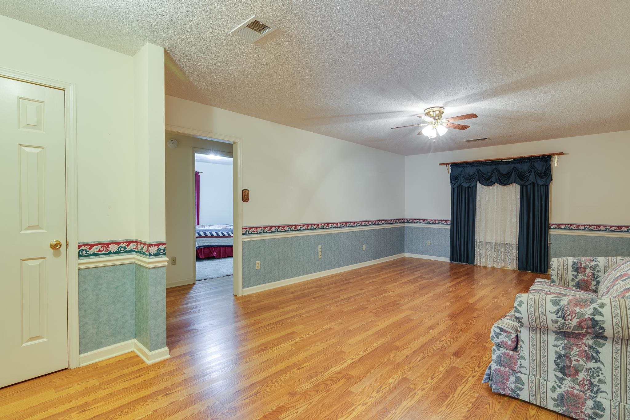 41 Kingston Dr Property Photo 3