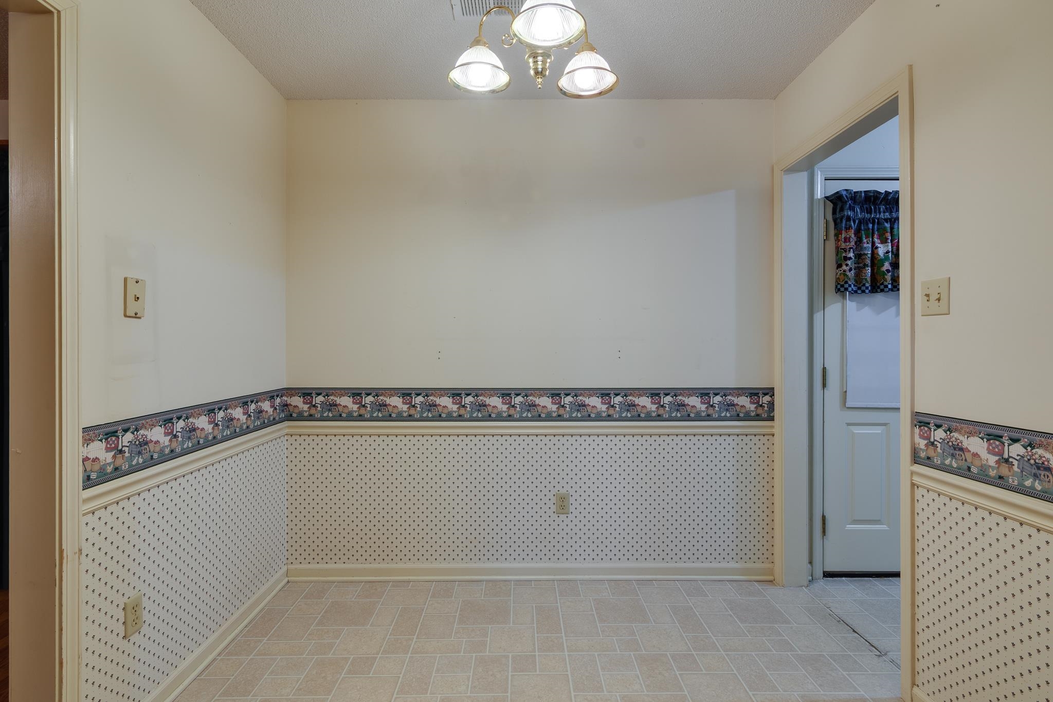41 Kingston Dr Property Photo 12