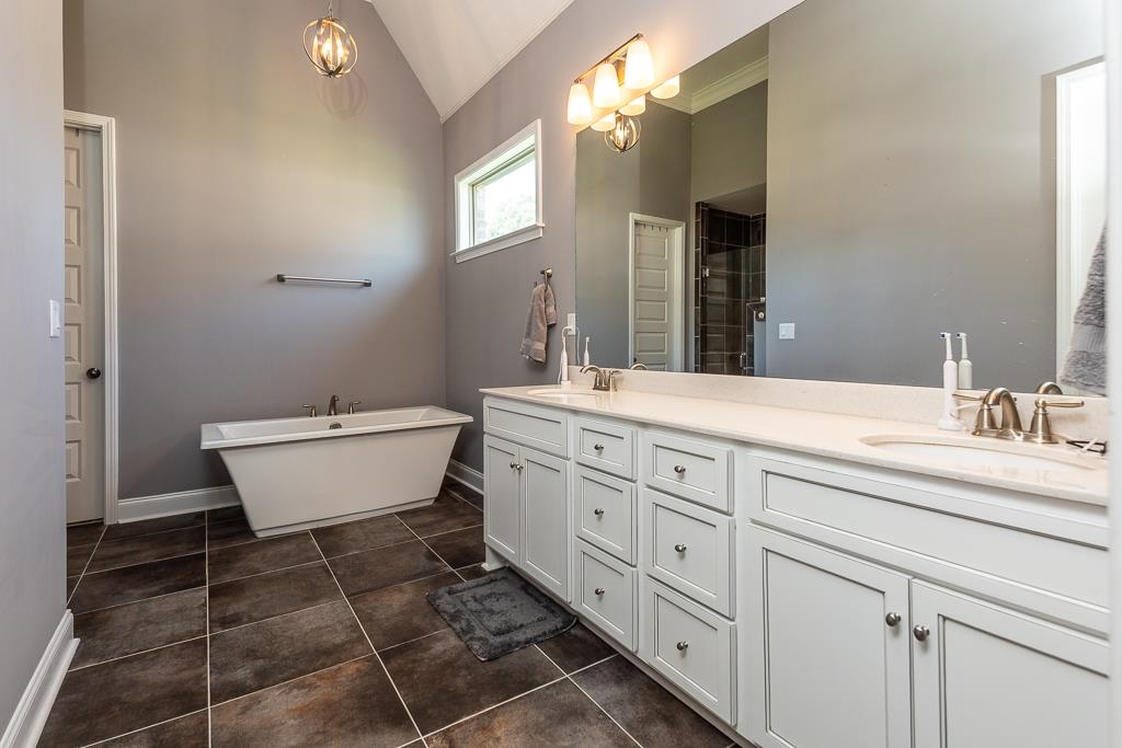 460 Saunders Creek Cir Property Photo 16