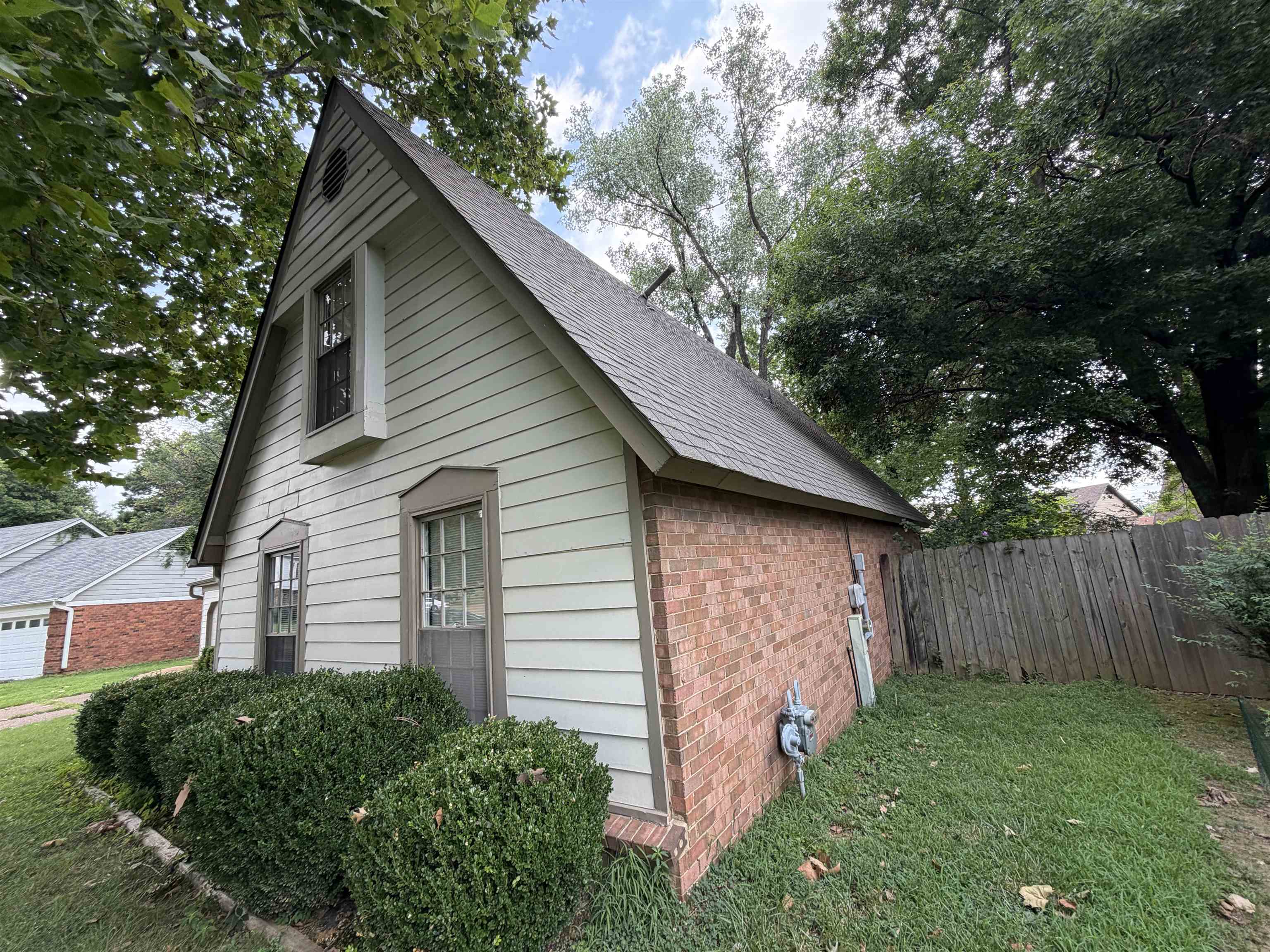 2826 Lanthorn Dr Property Photo 4