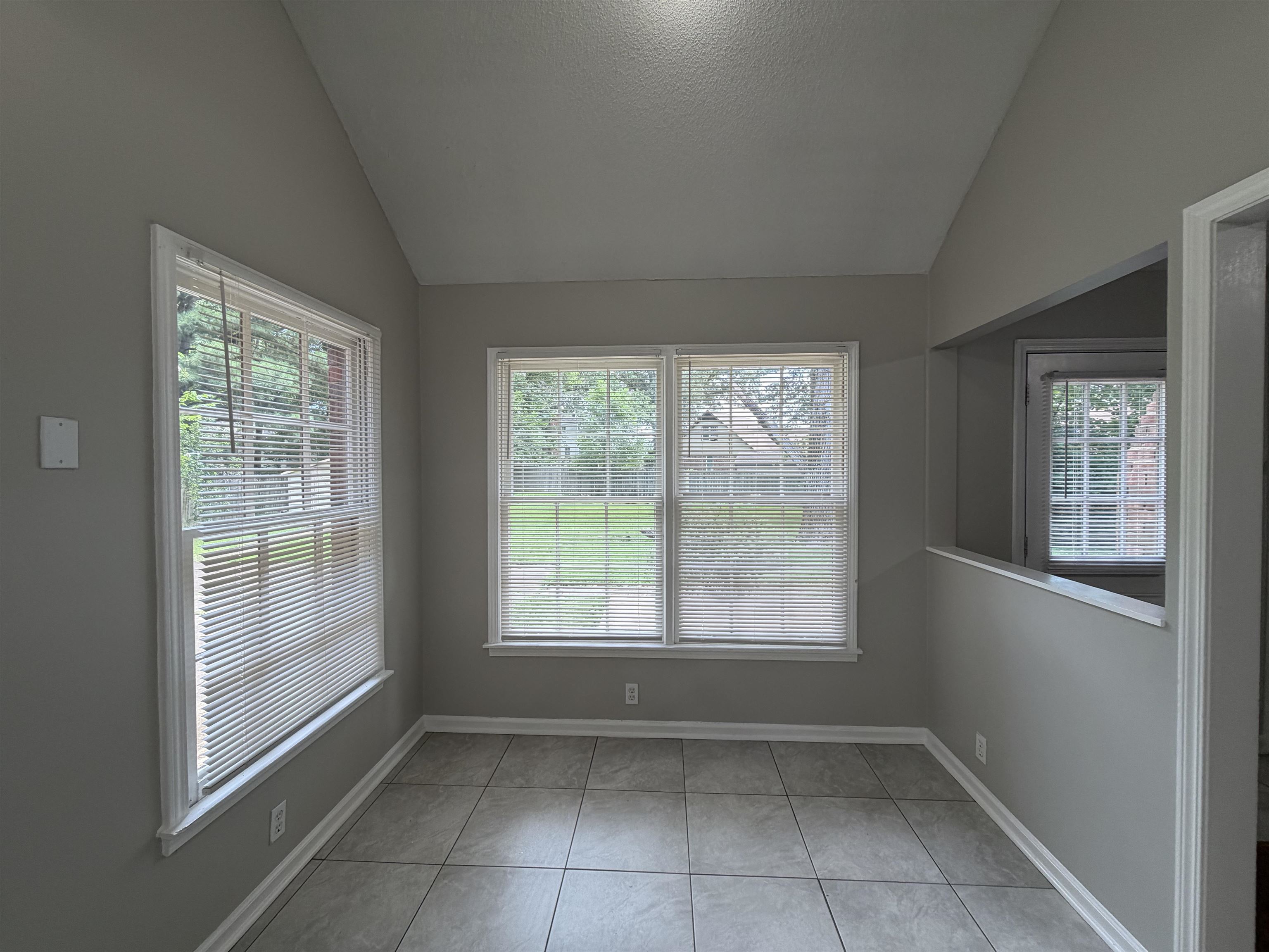 2826 Lanthorn Dr Property Photo 11
