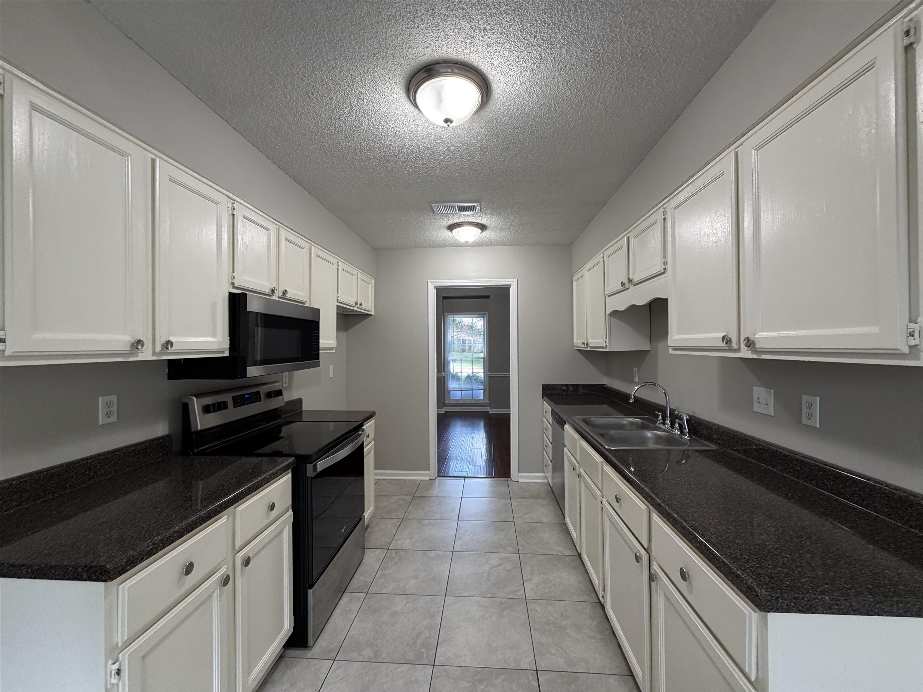 2826 Lanthorn Dr Property Photo 12