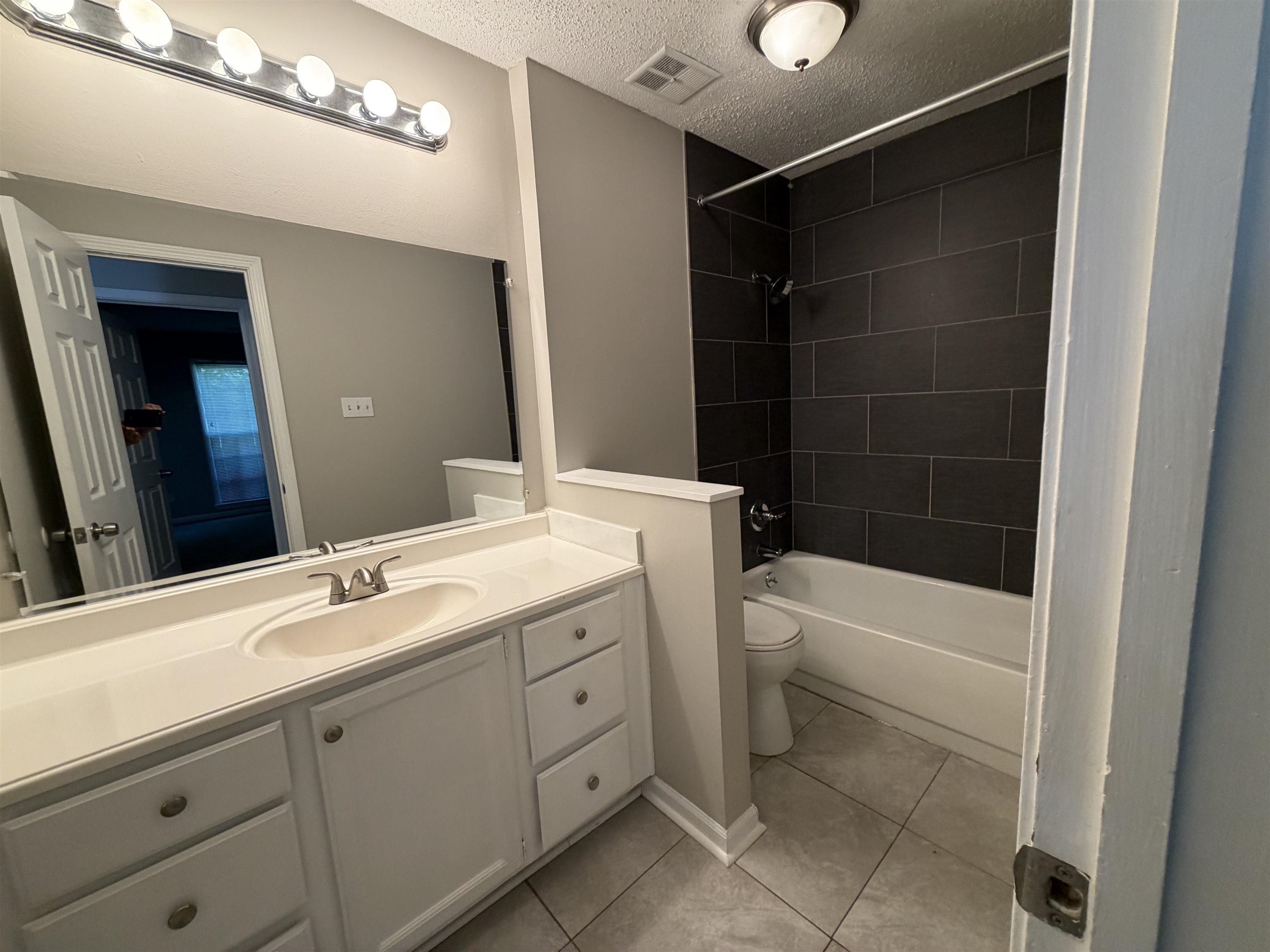 2826 Lanthorn Dr Property Photo 24